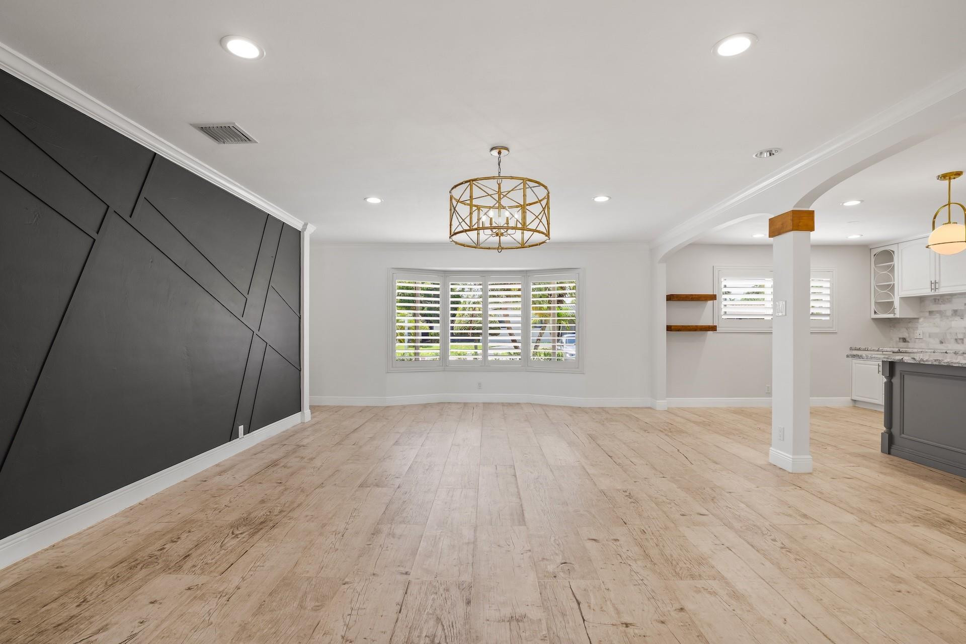 4215 Roosevelt Street