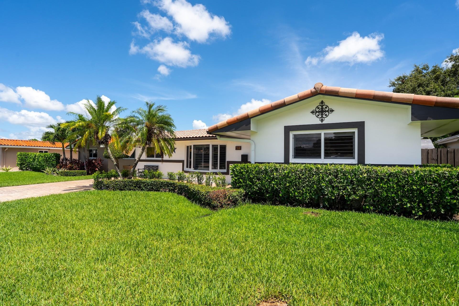 4215 Roosevelt Street