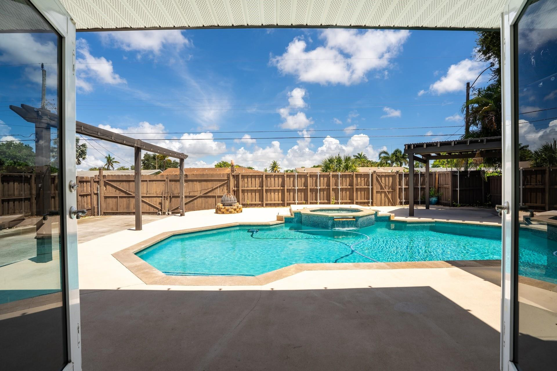 4215 Roosevelt Street