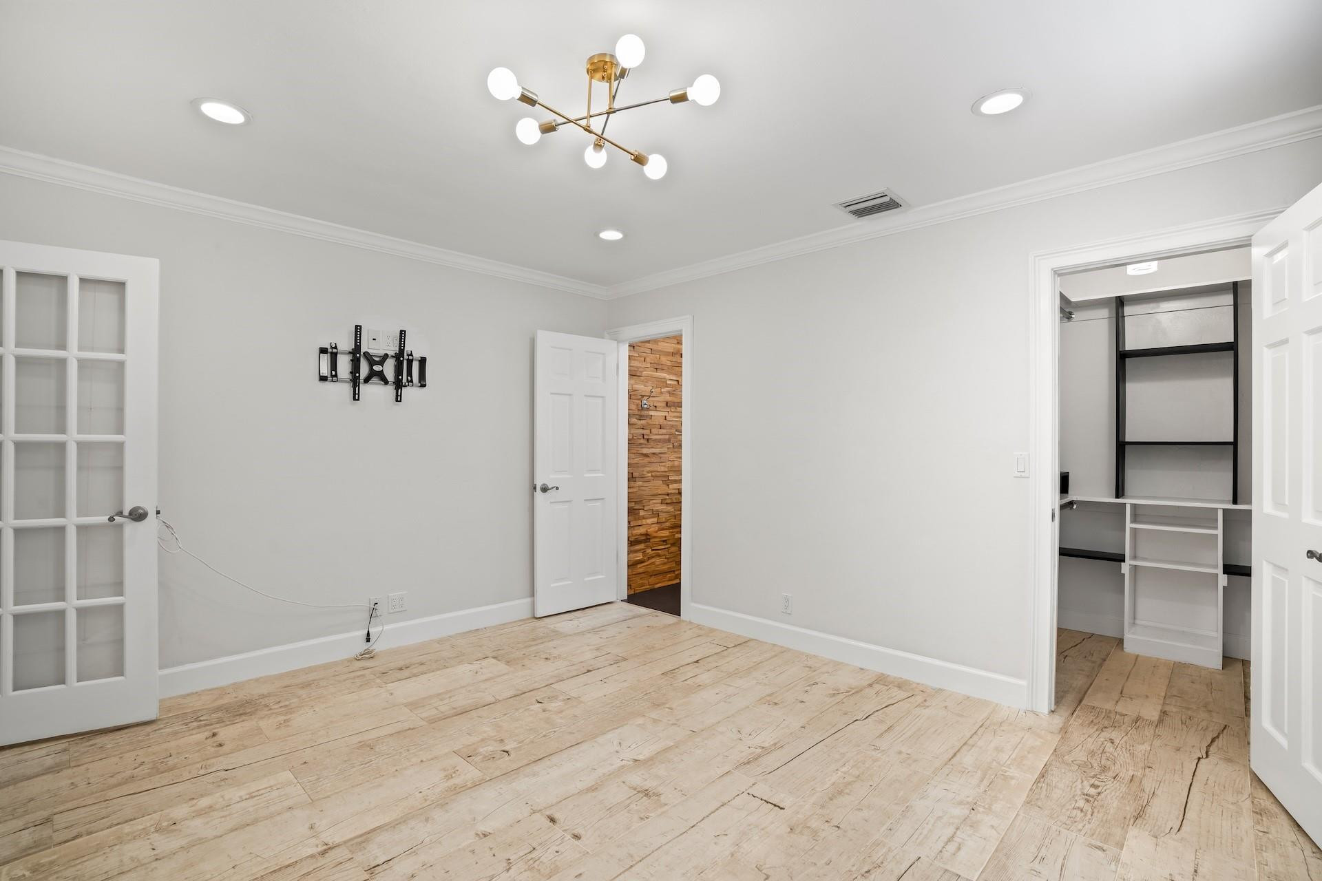 4215 Roosevelt Street