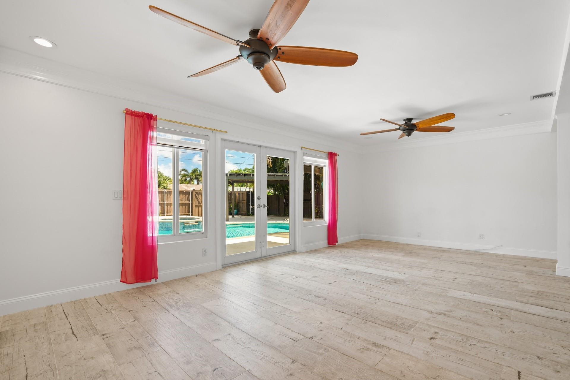 4215 Roosevelt Street