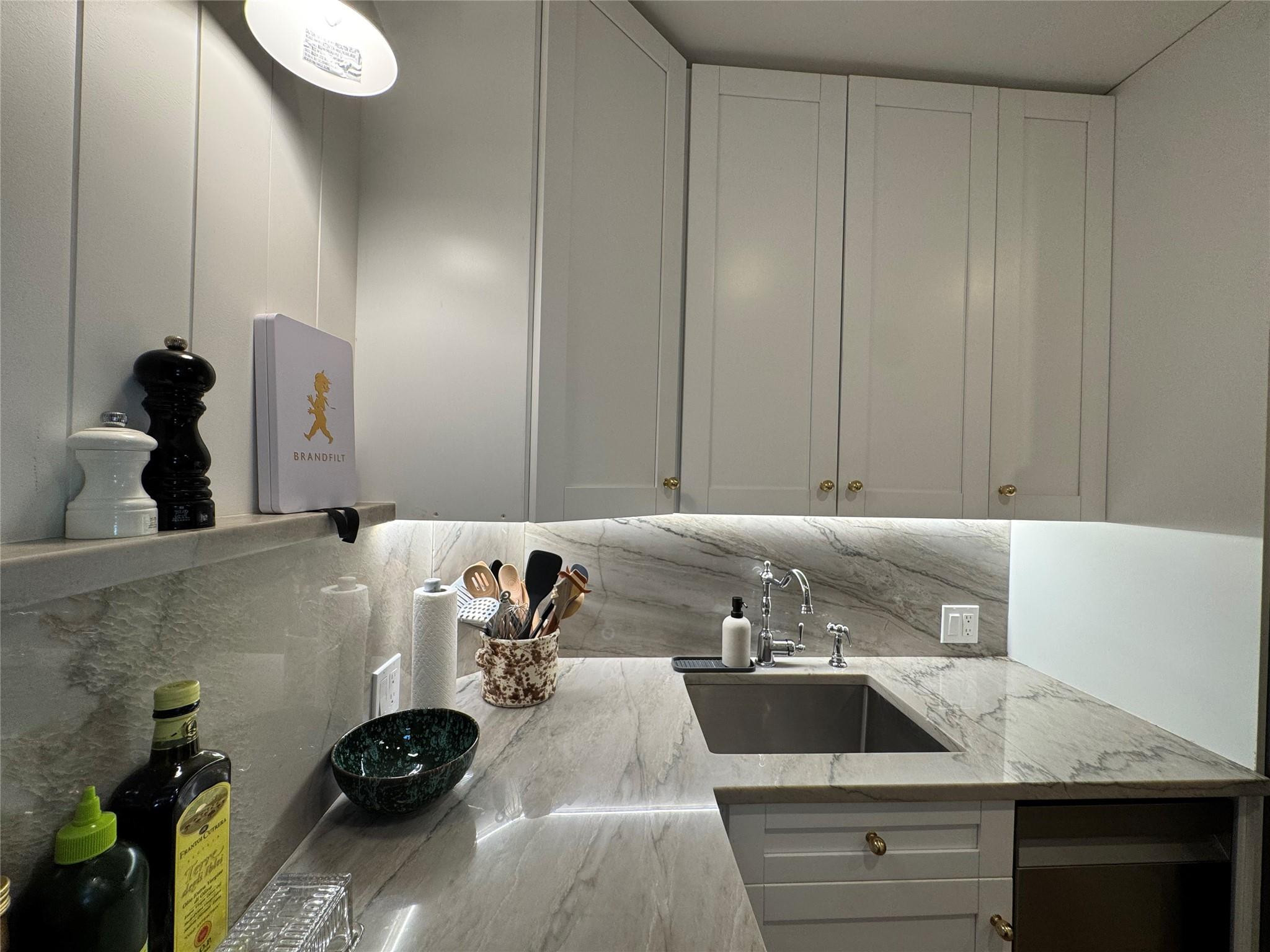 9 NE 19th Court 211C