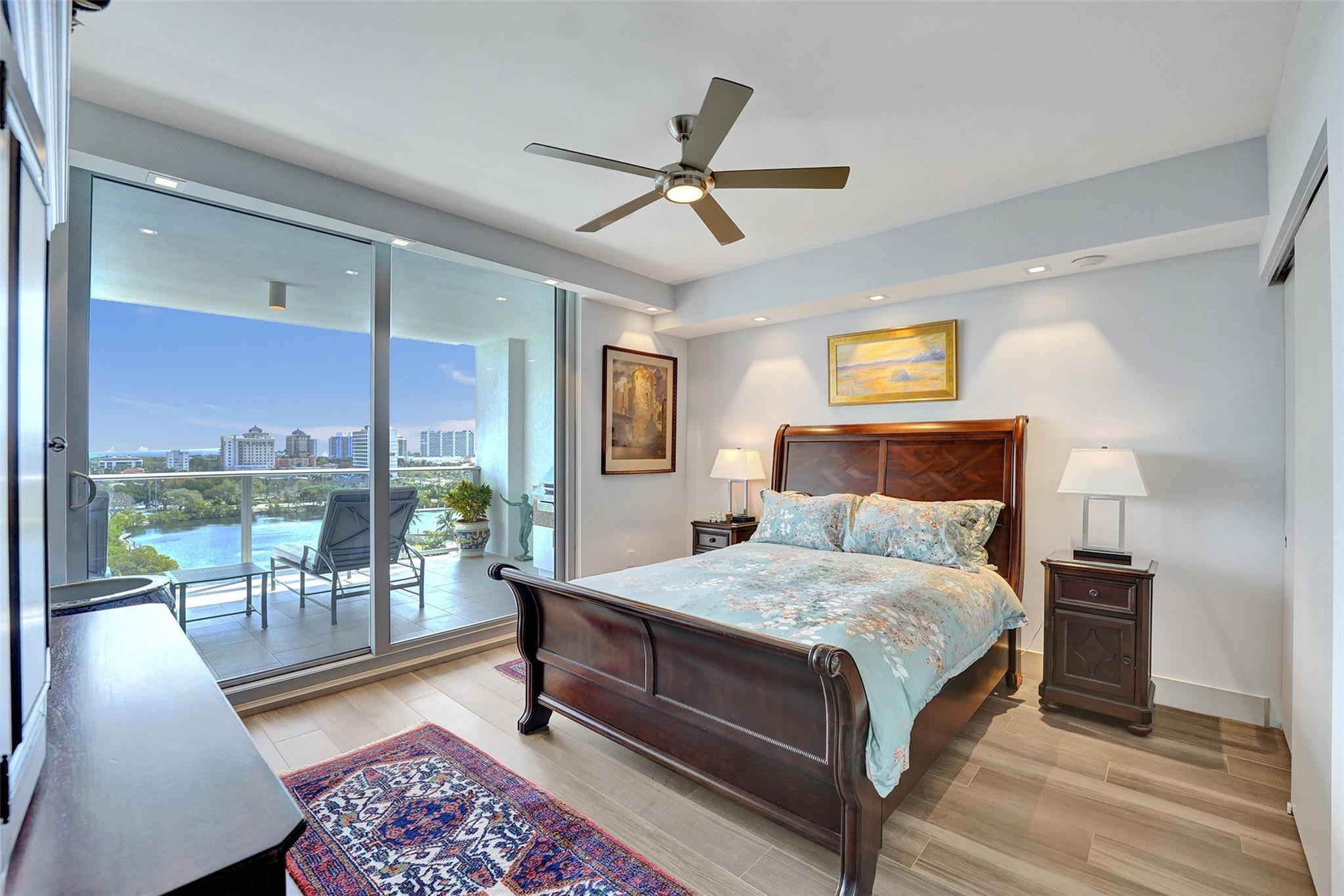 1180 N Federal Highway 1006