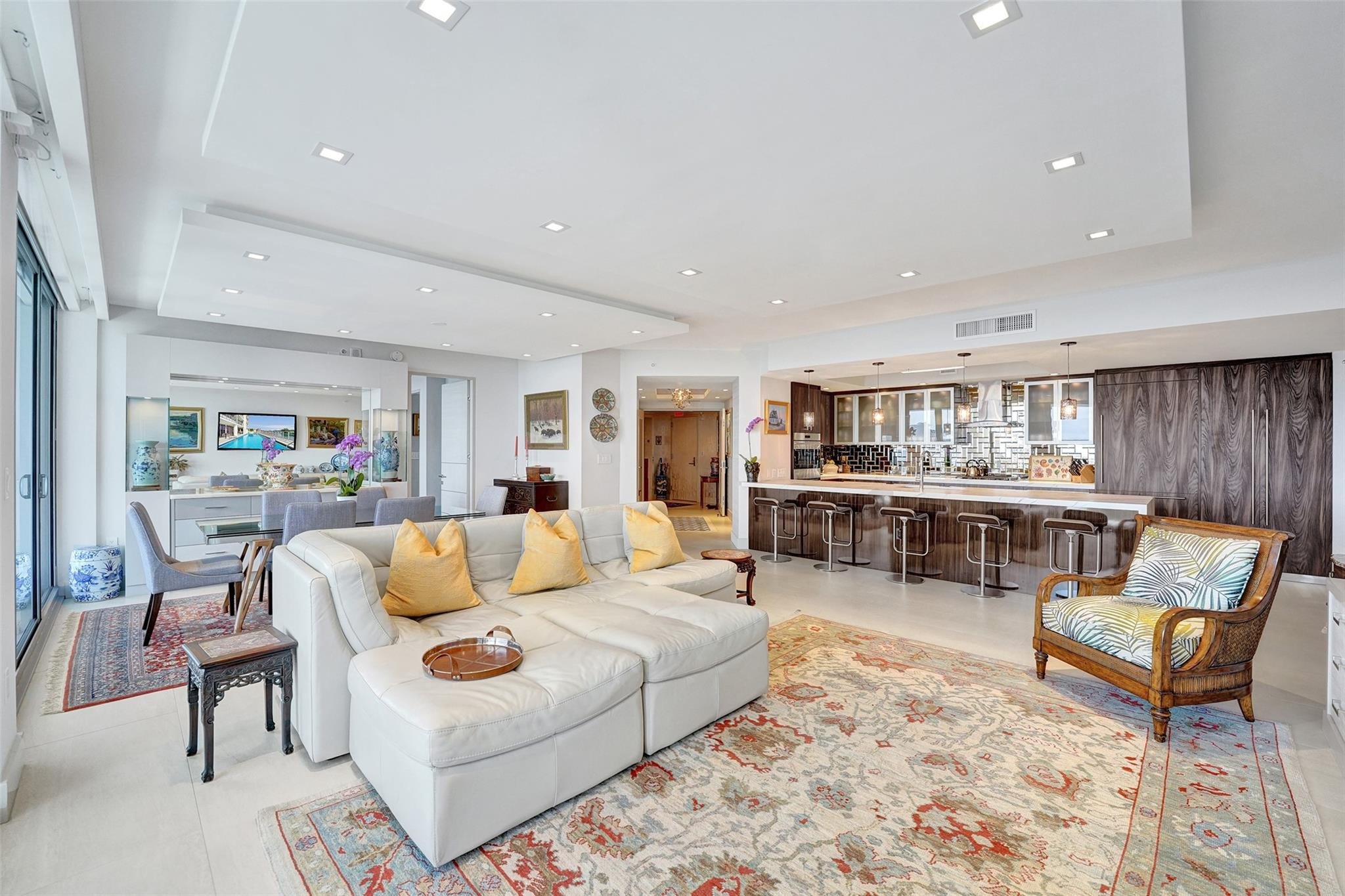 1180 N Federal Highway 1006