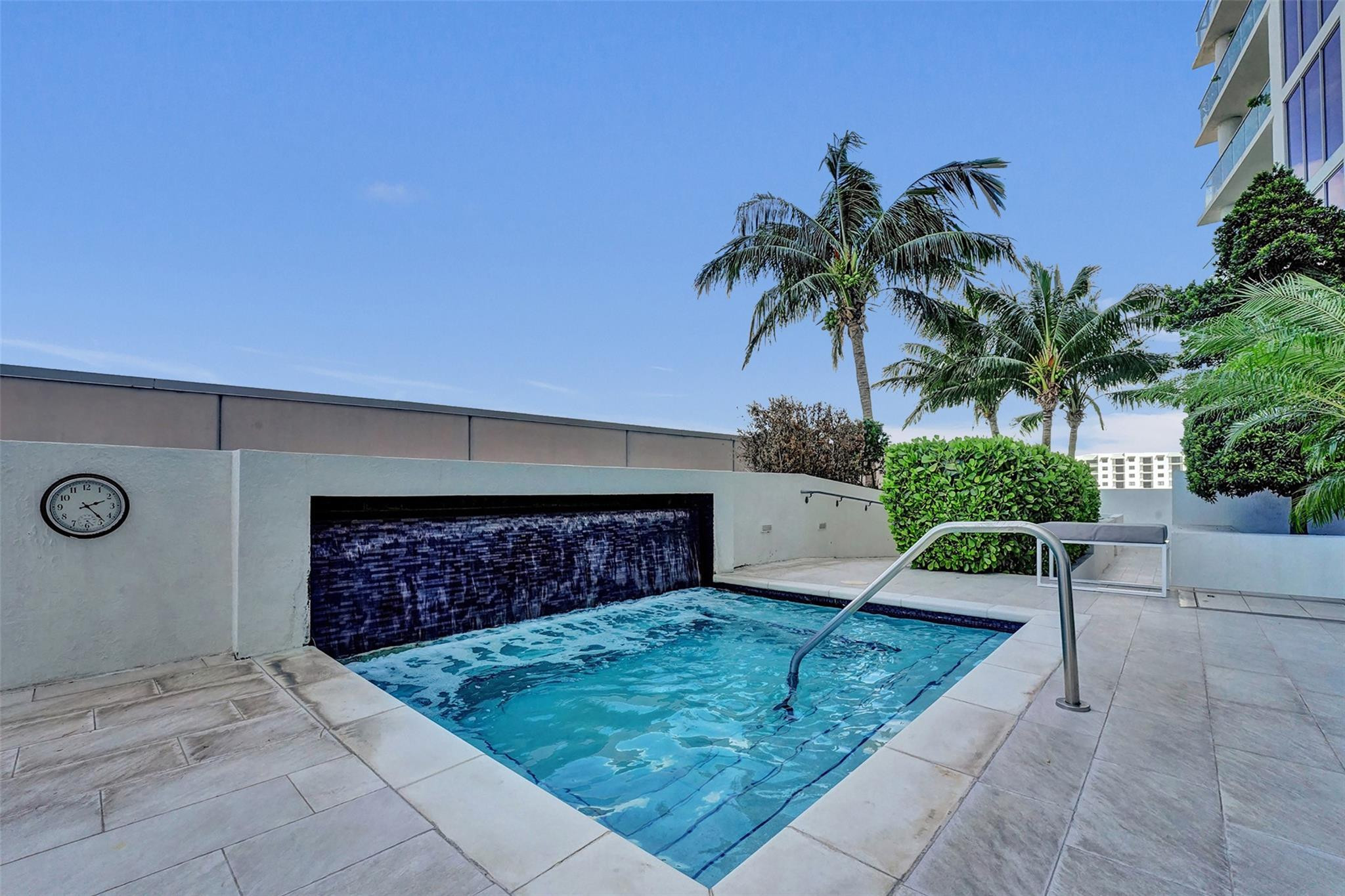 1180 N Federal Highway 1006