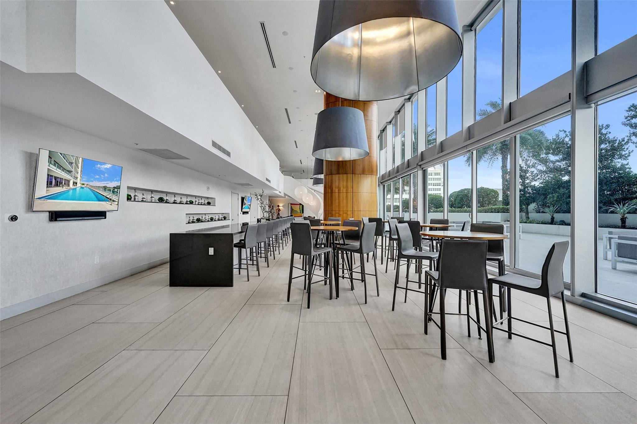 1180 N Federal Highway 1006