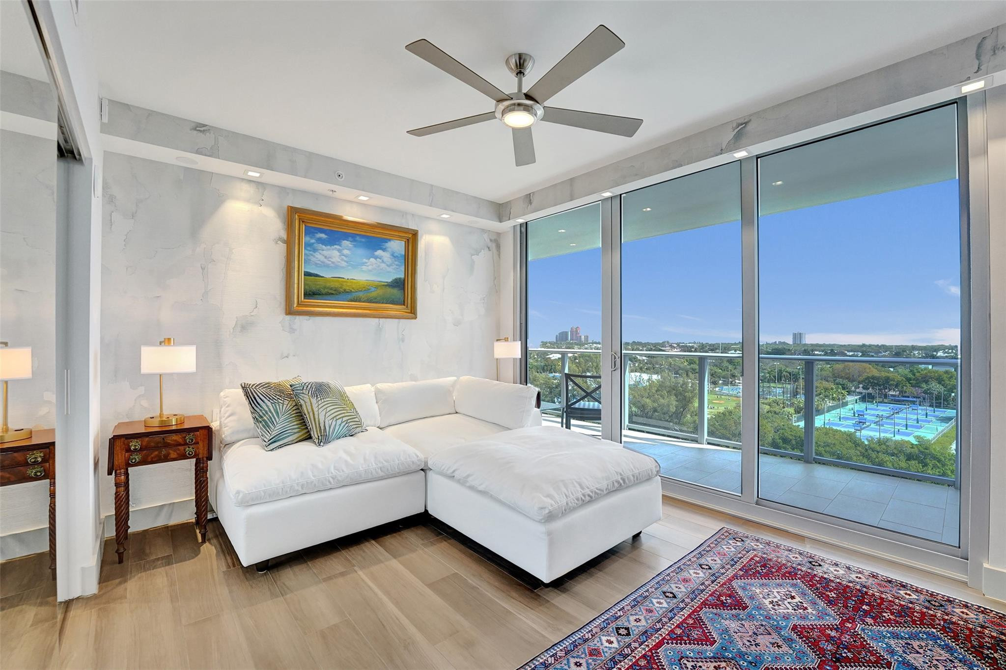 1180 N Federal Highway 1006