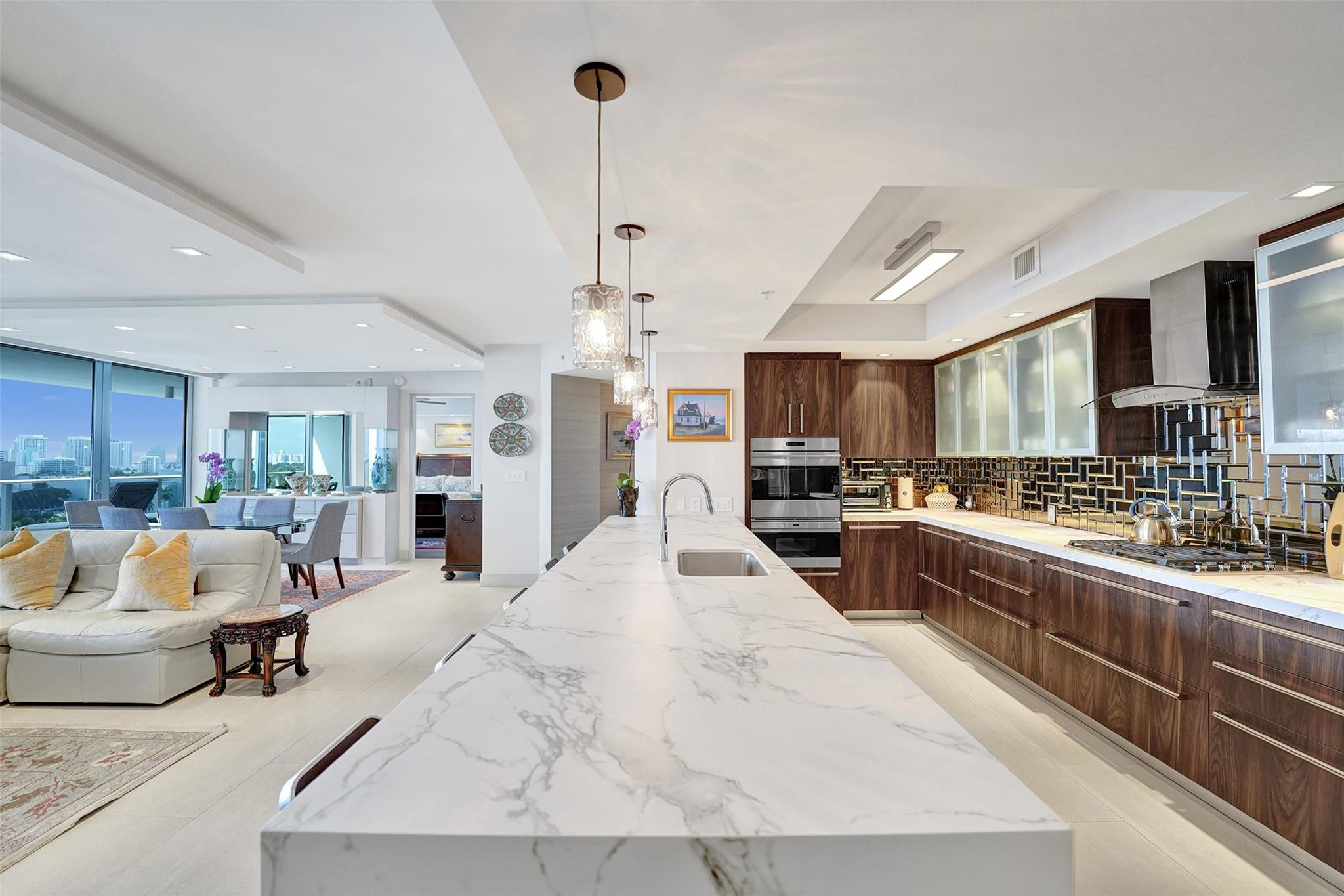 1180 N Federal Highway 1006