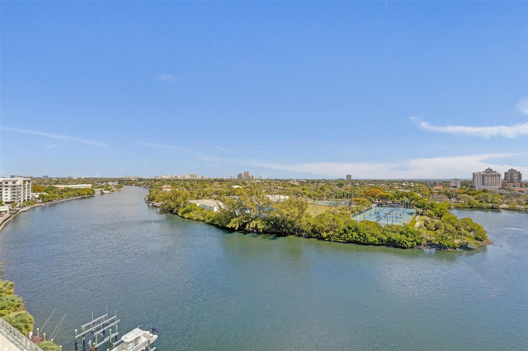 1180 N Federal Highway 1006