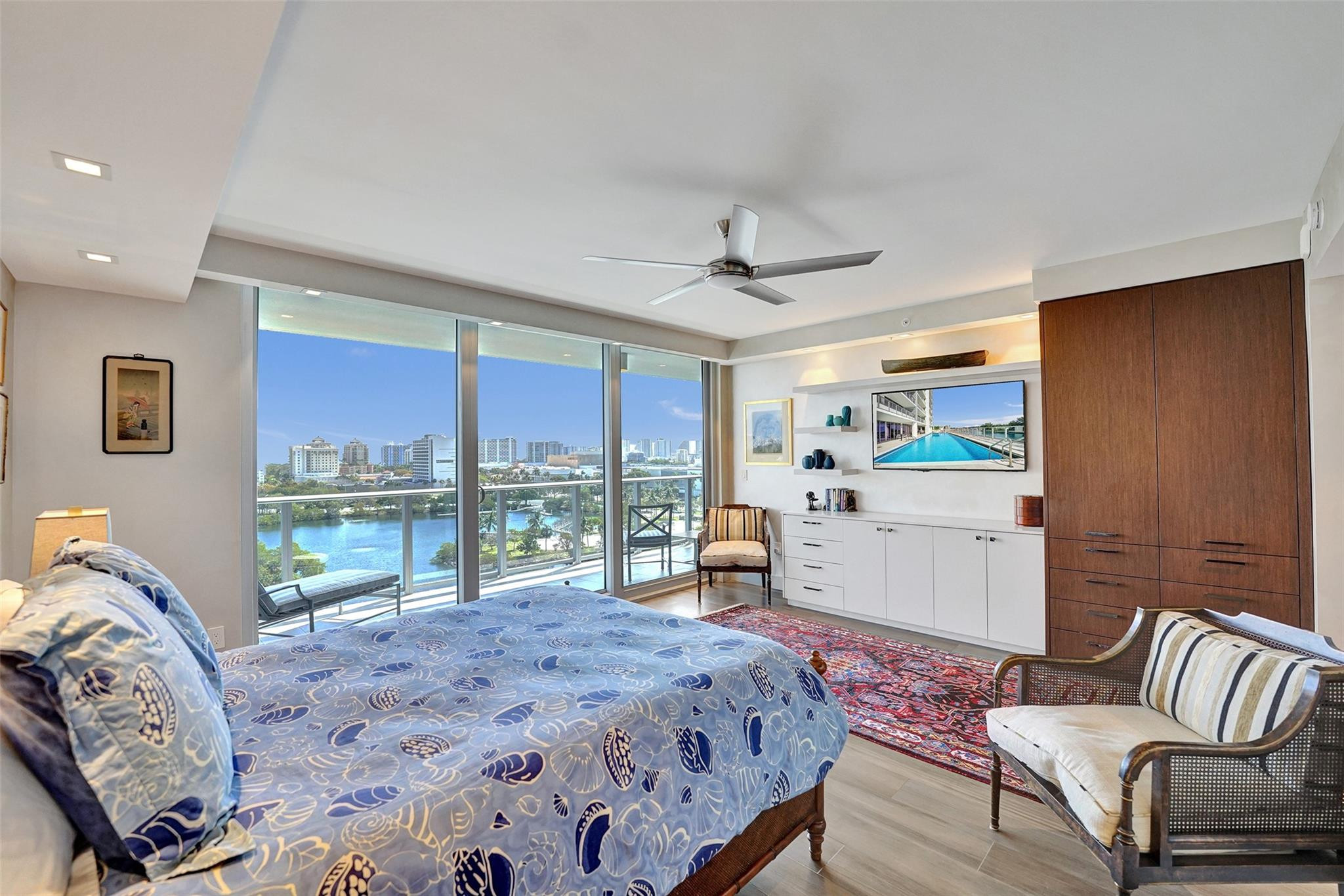 1180 N Federal Highway 1006