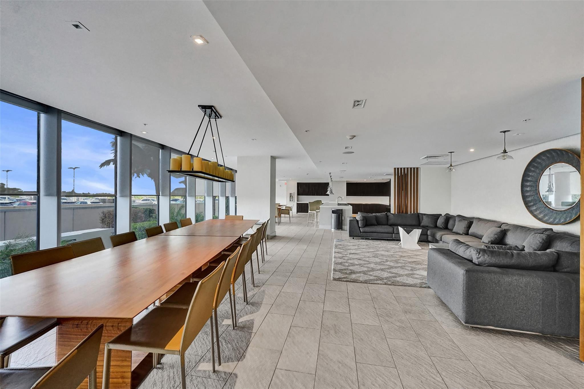 1180 N Federal Highway 1006