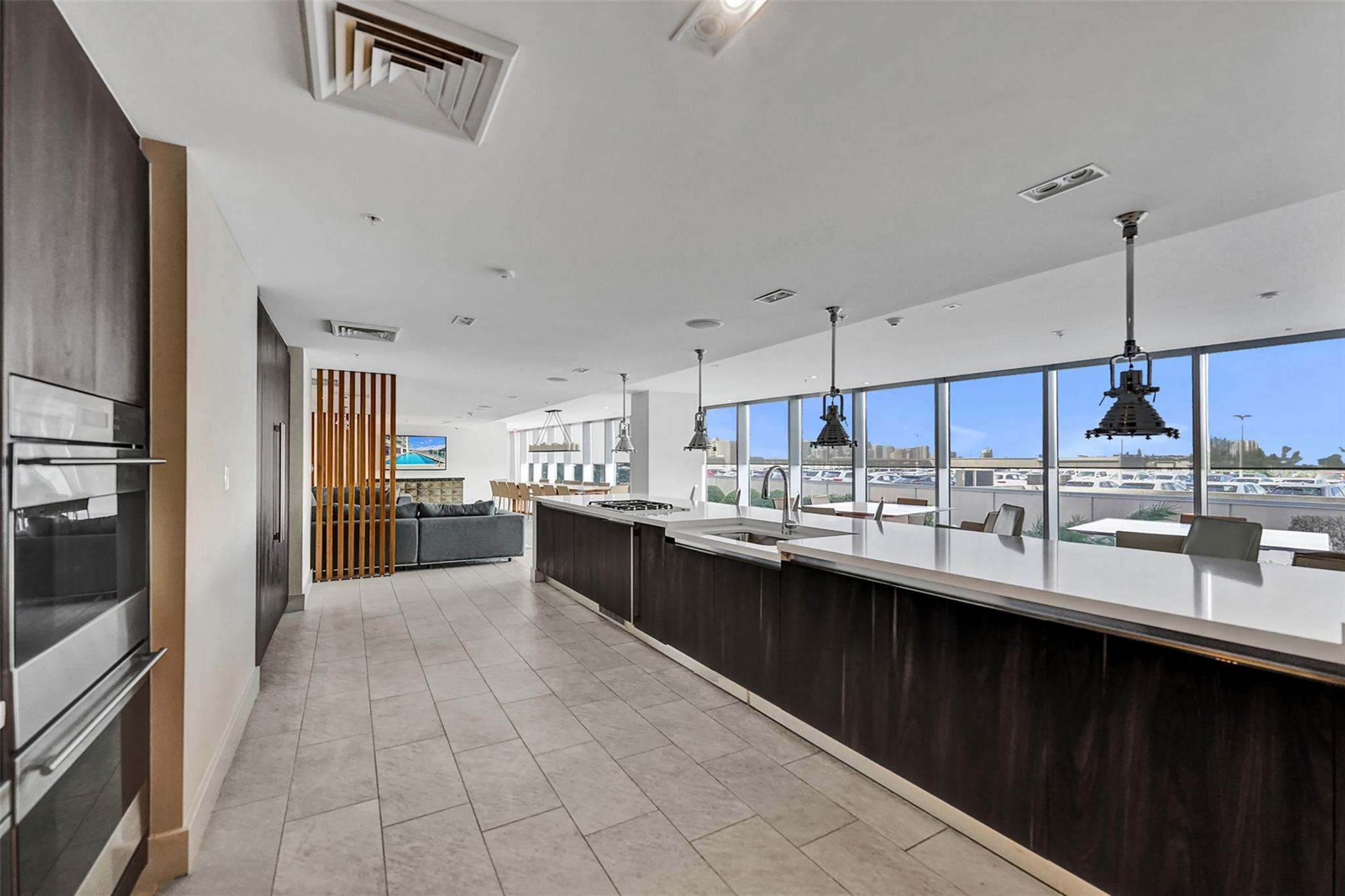 1180 N Federal Highway 1006