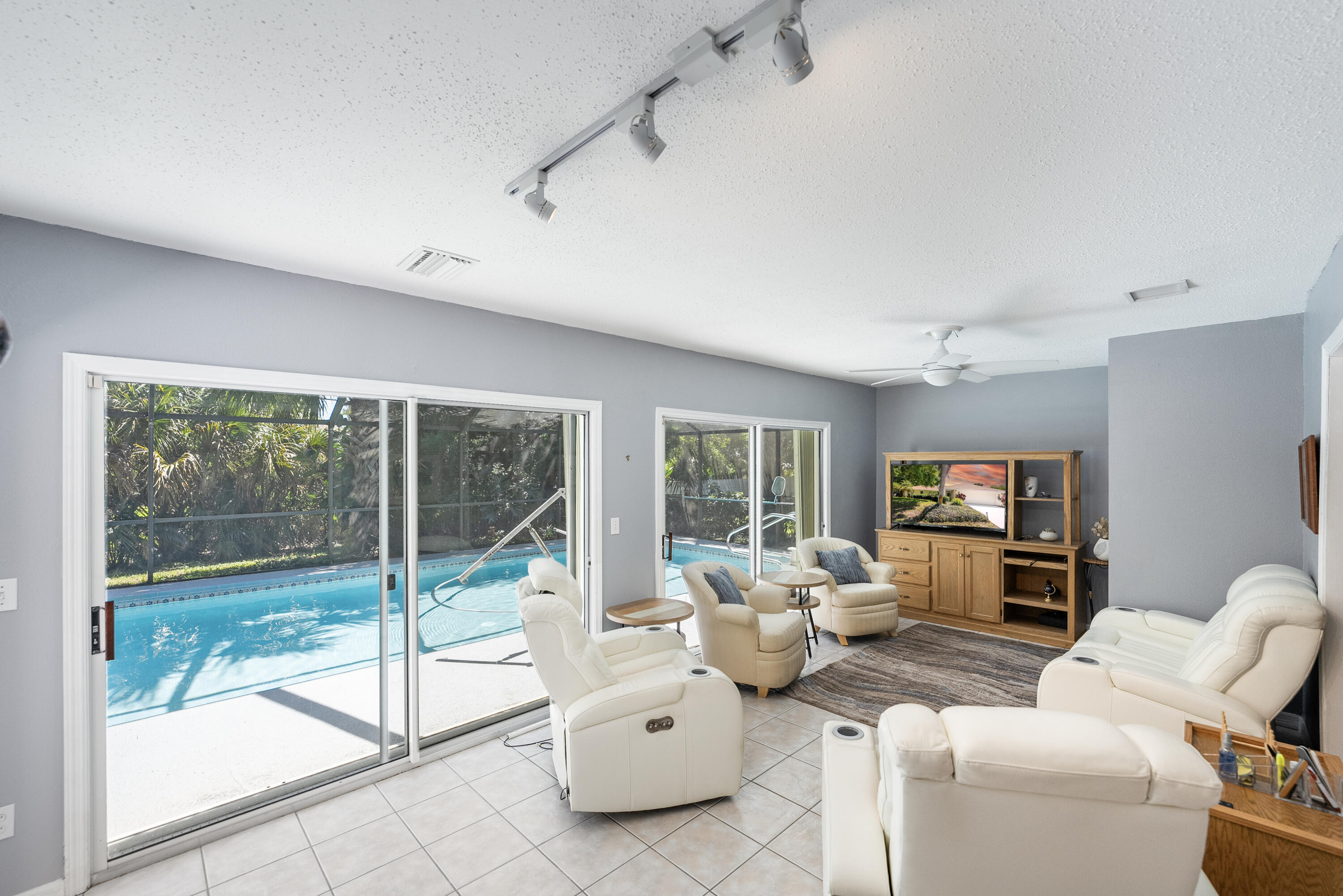 632 Albatross Terrace