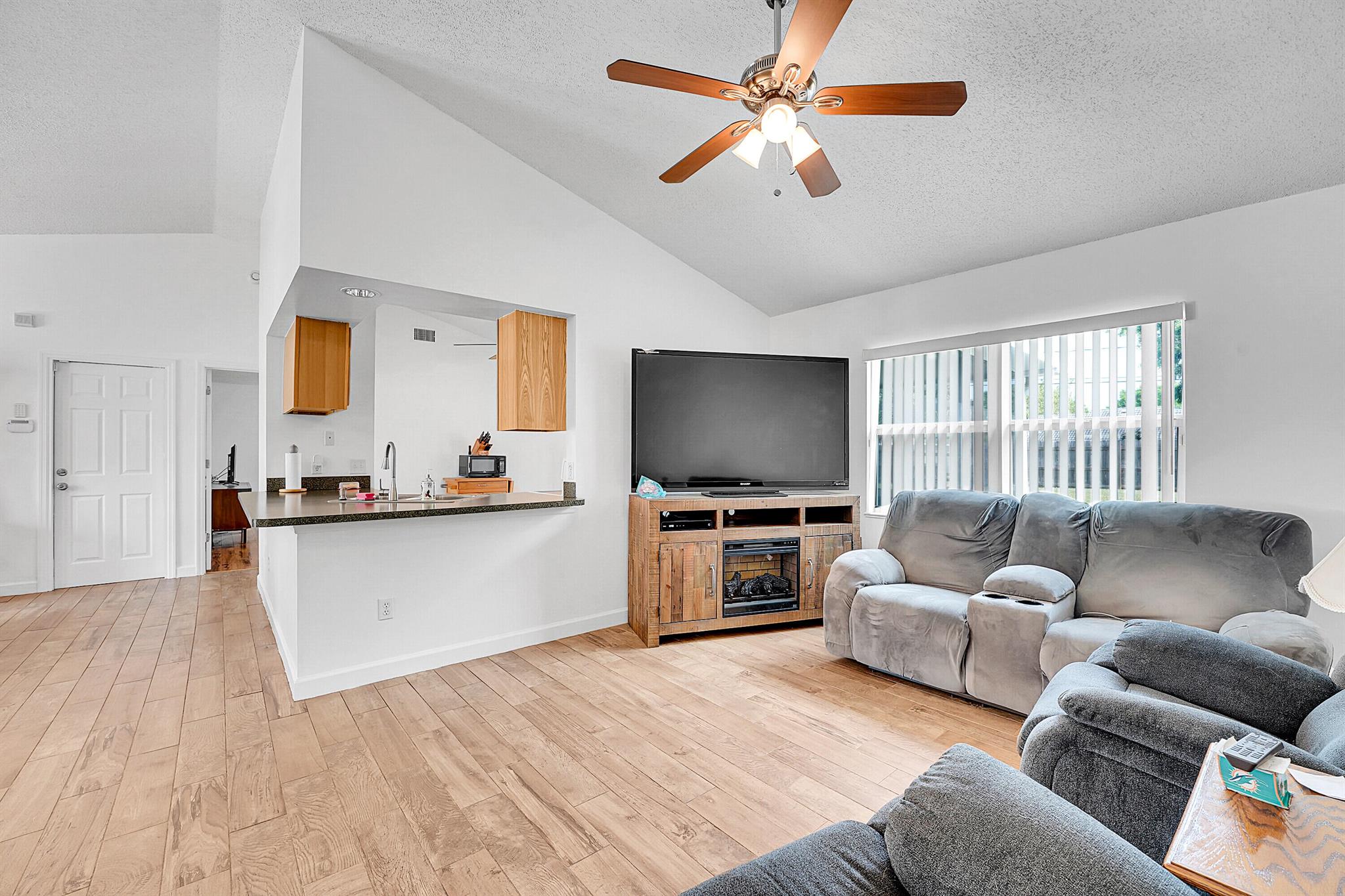 1973 SW Davis Street