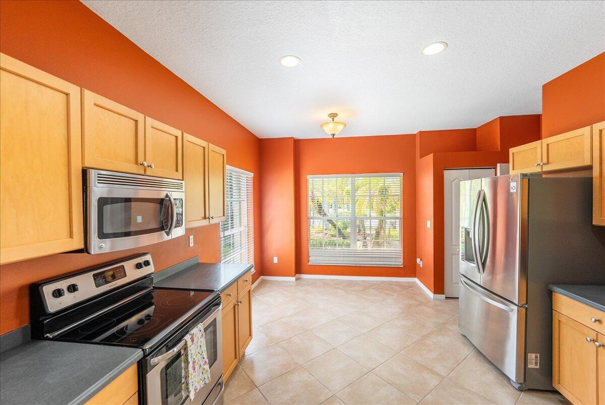 9925 SW Stonegate Drive