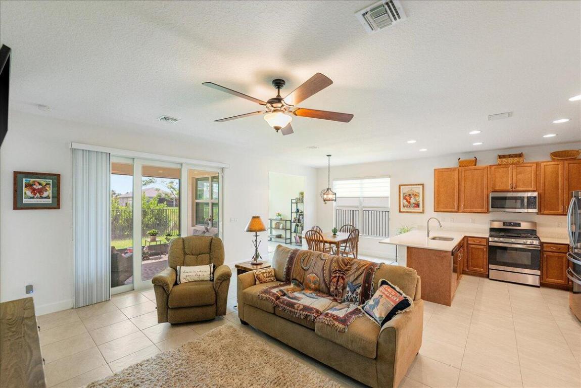 11681 SW Oceanus Boulevard