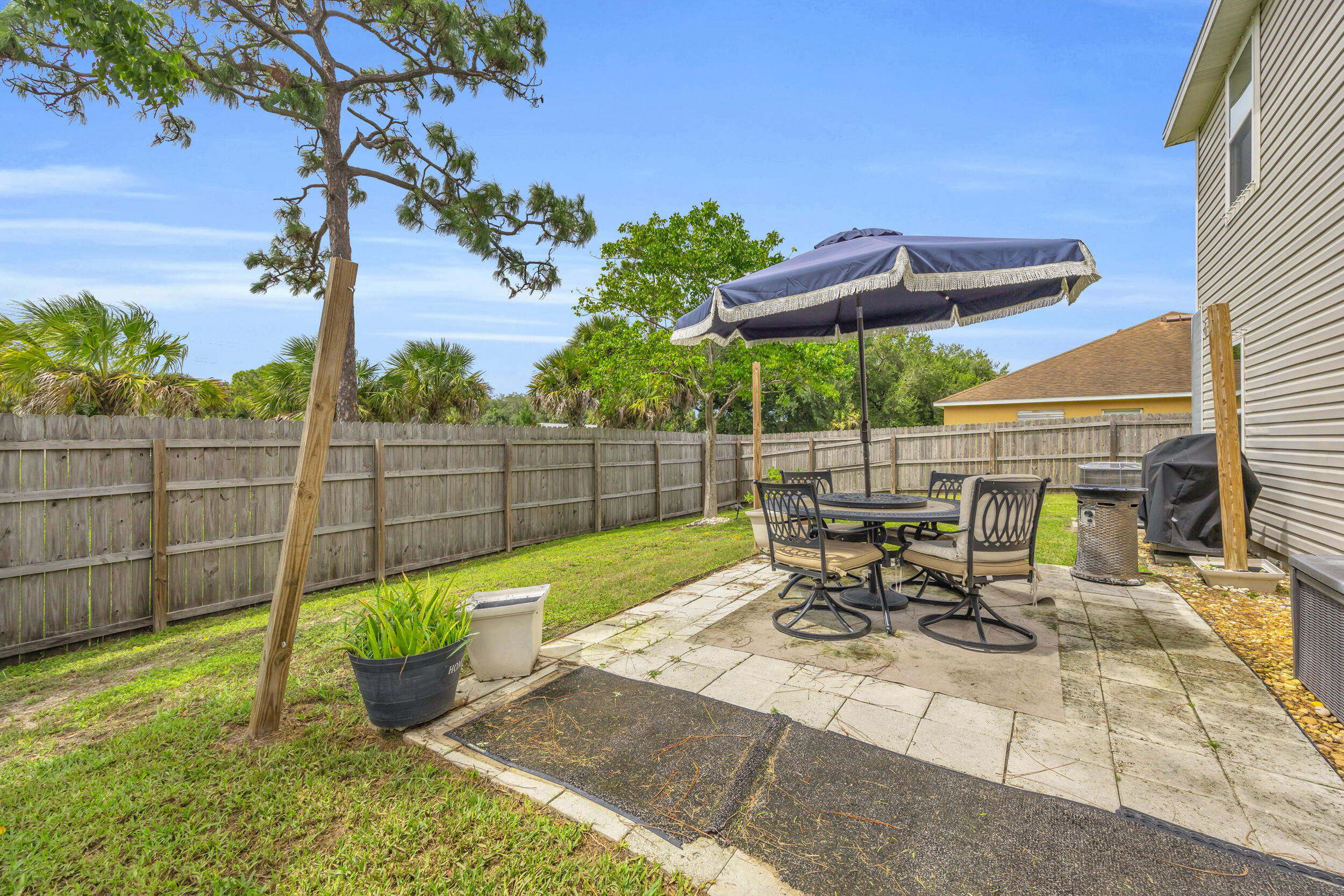 6282 NW Gisela Street