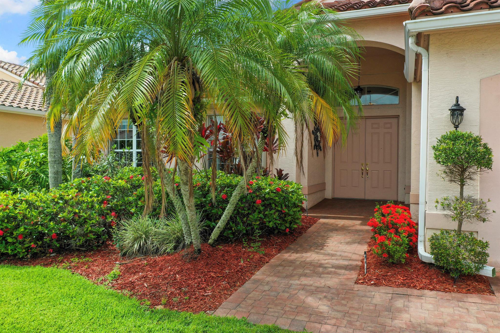 509 NW Blue Lake Drive