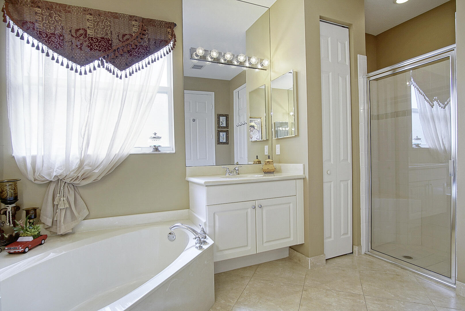 509 NW Blue Lake Drive