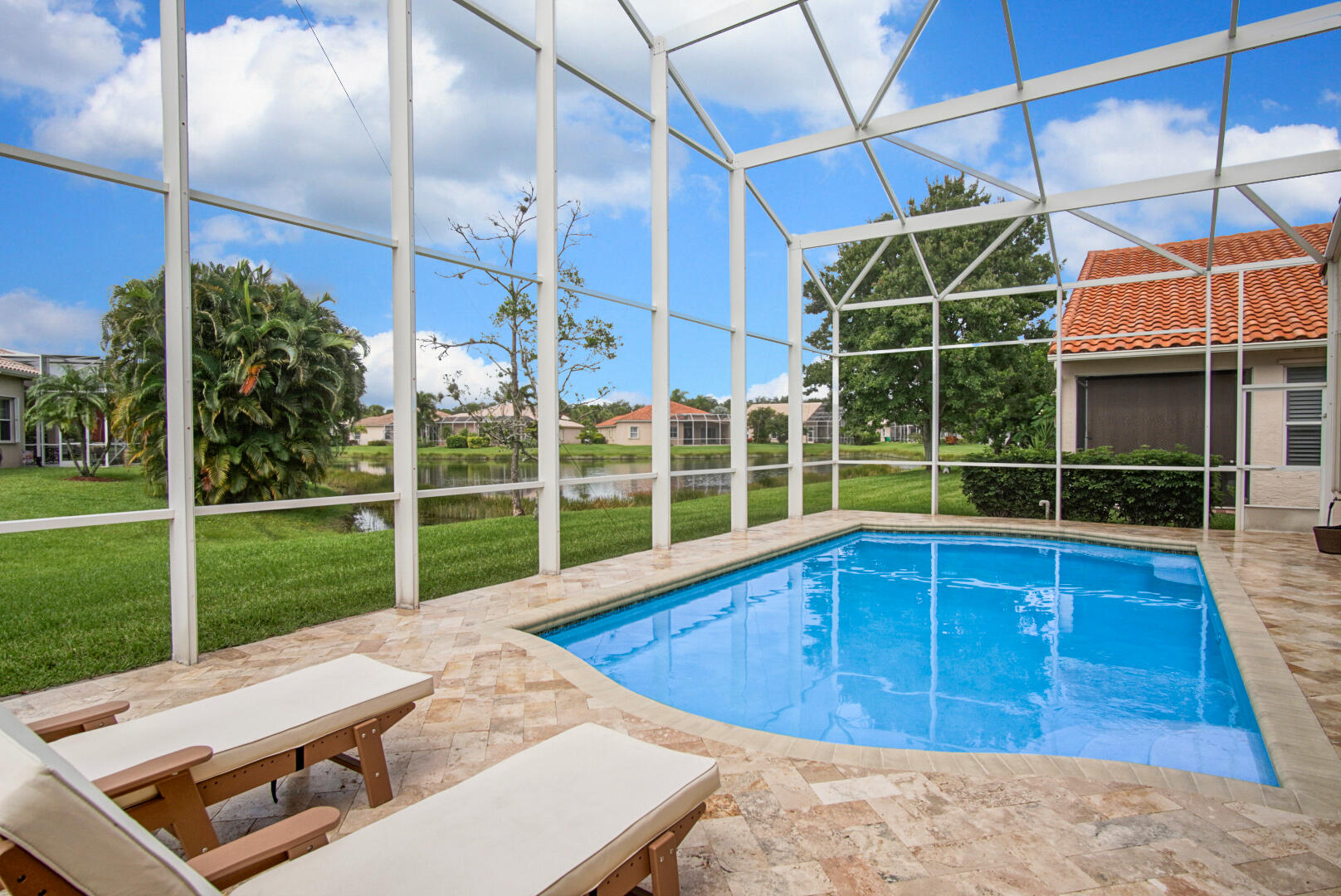 509 NW Blue Lake Drive