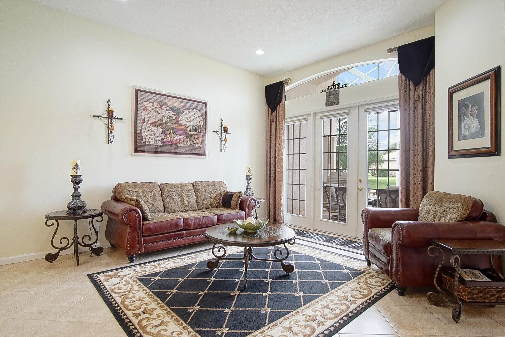 509 NW Blue Lake Drive