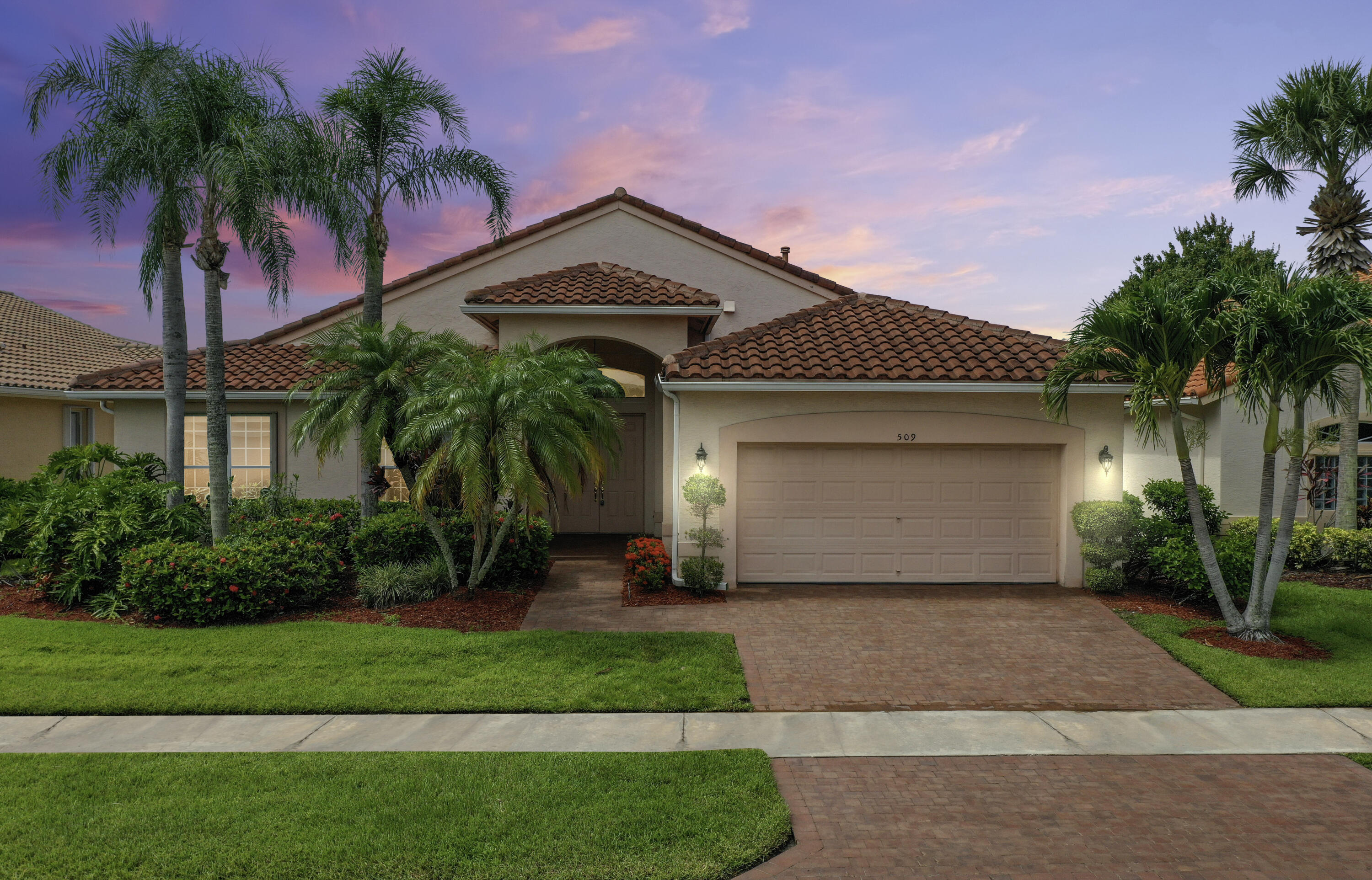 509 NW Blue Lake Drive