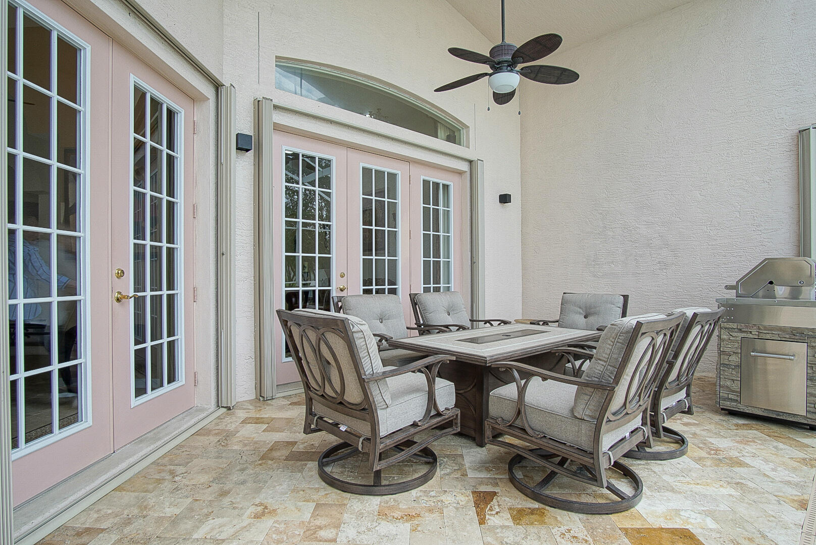 509 NW Blue Lake Drive