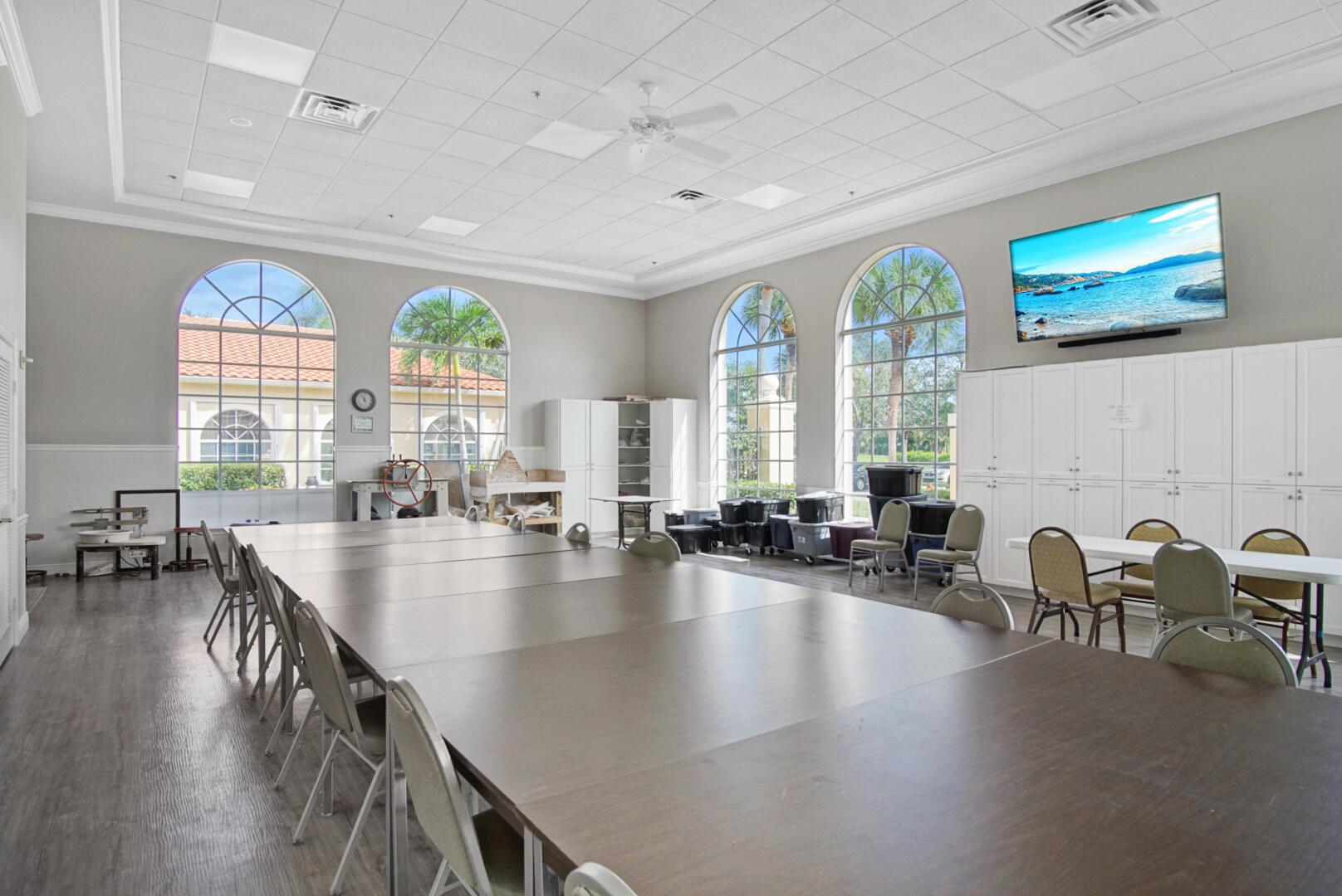 509 NW Blue Lake Drive