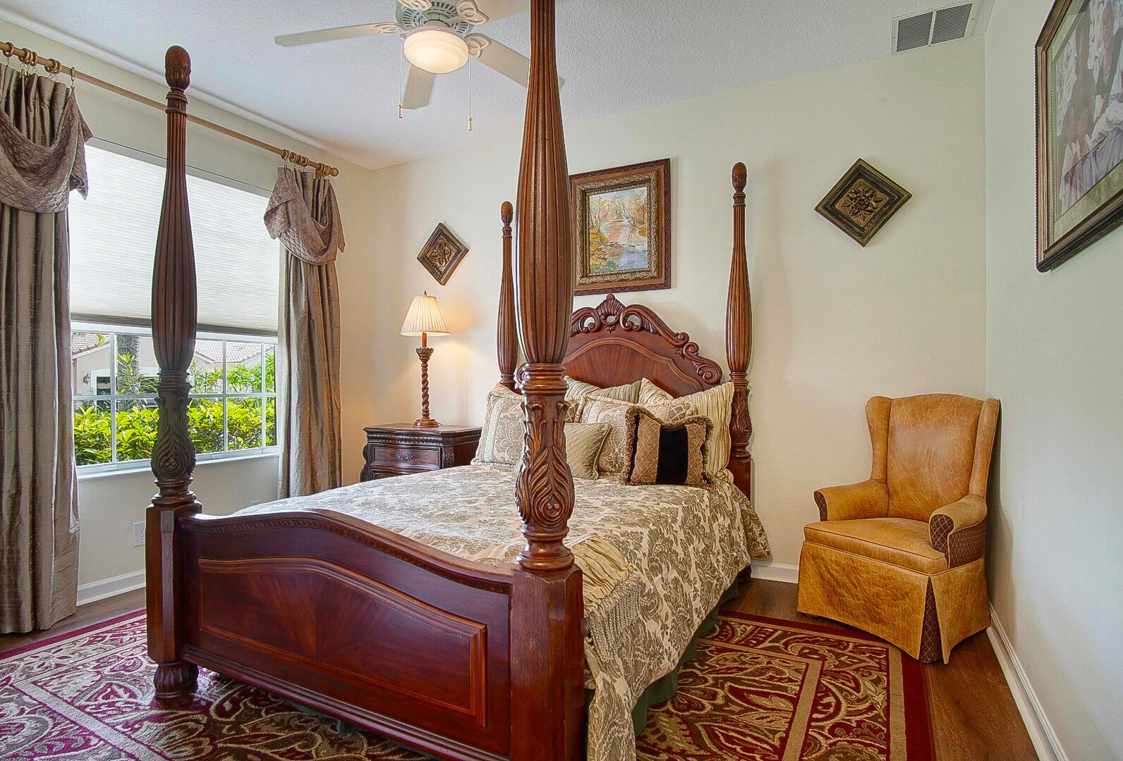 509 NW Blue Lake Drive