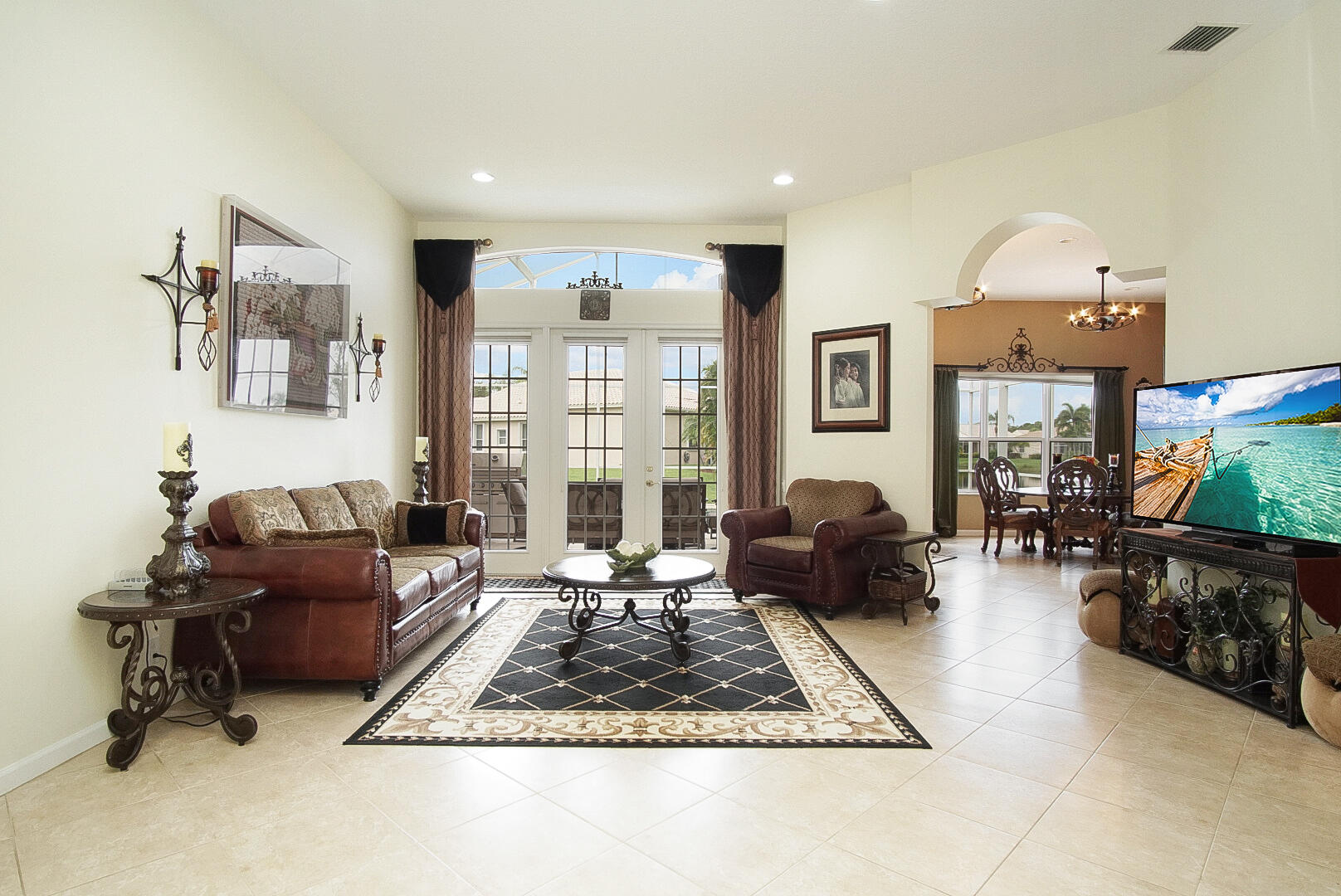 509 NW Blue Lake Drive