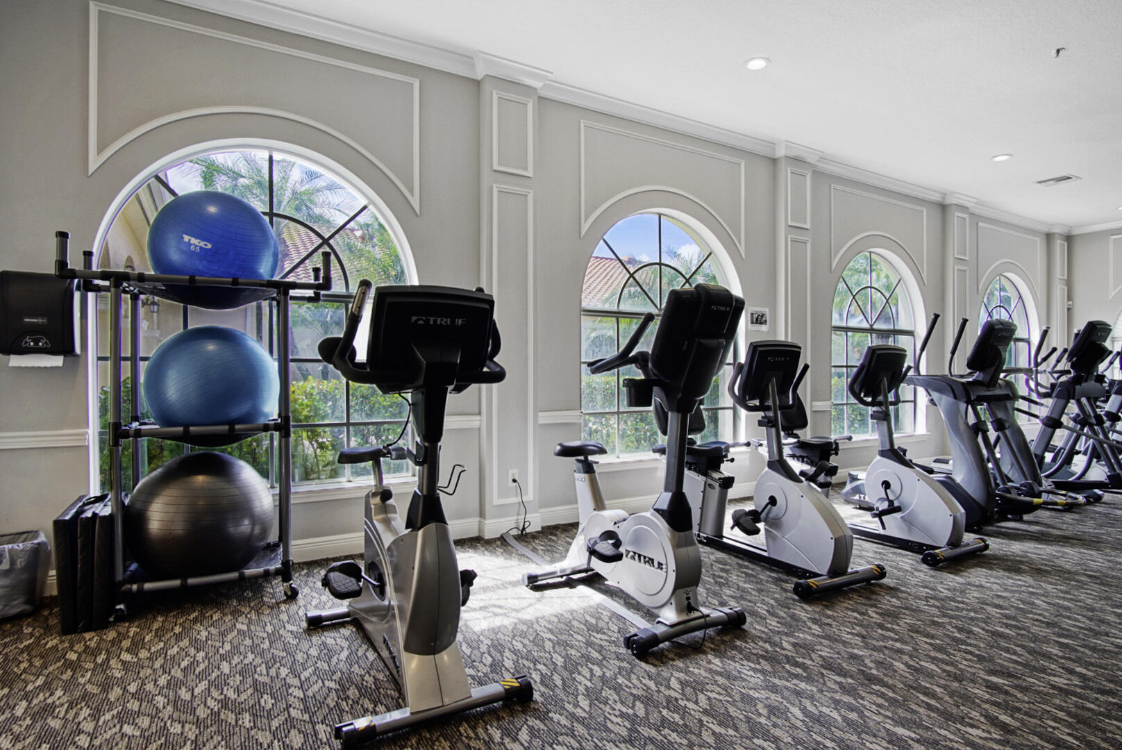 509 NW Blue Lake Drive