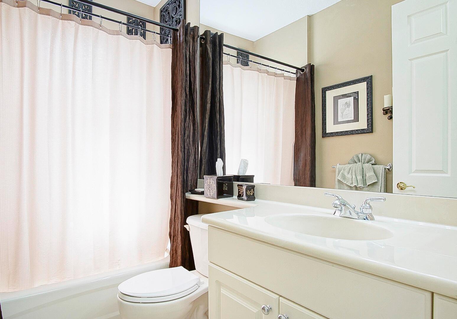 509 NW Blue Lake Drive