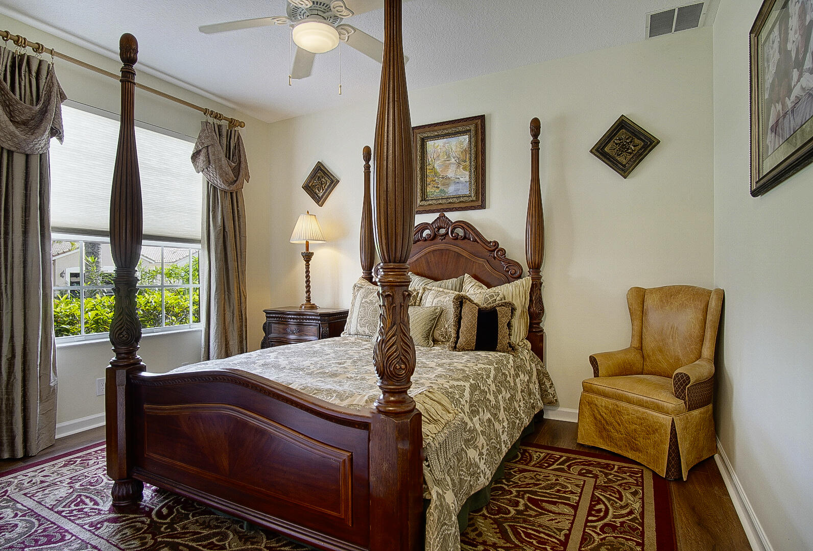 509 NW Blue Lake Drive