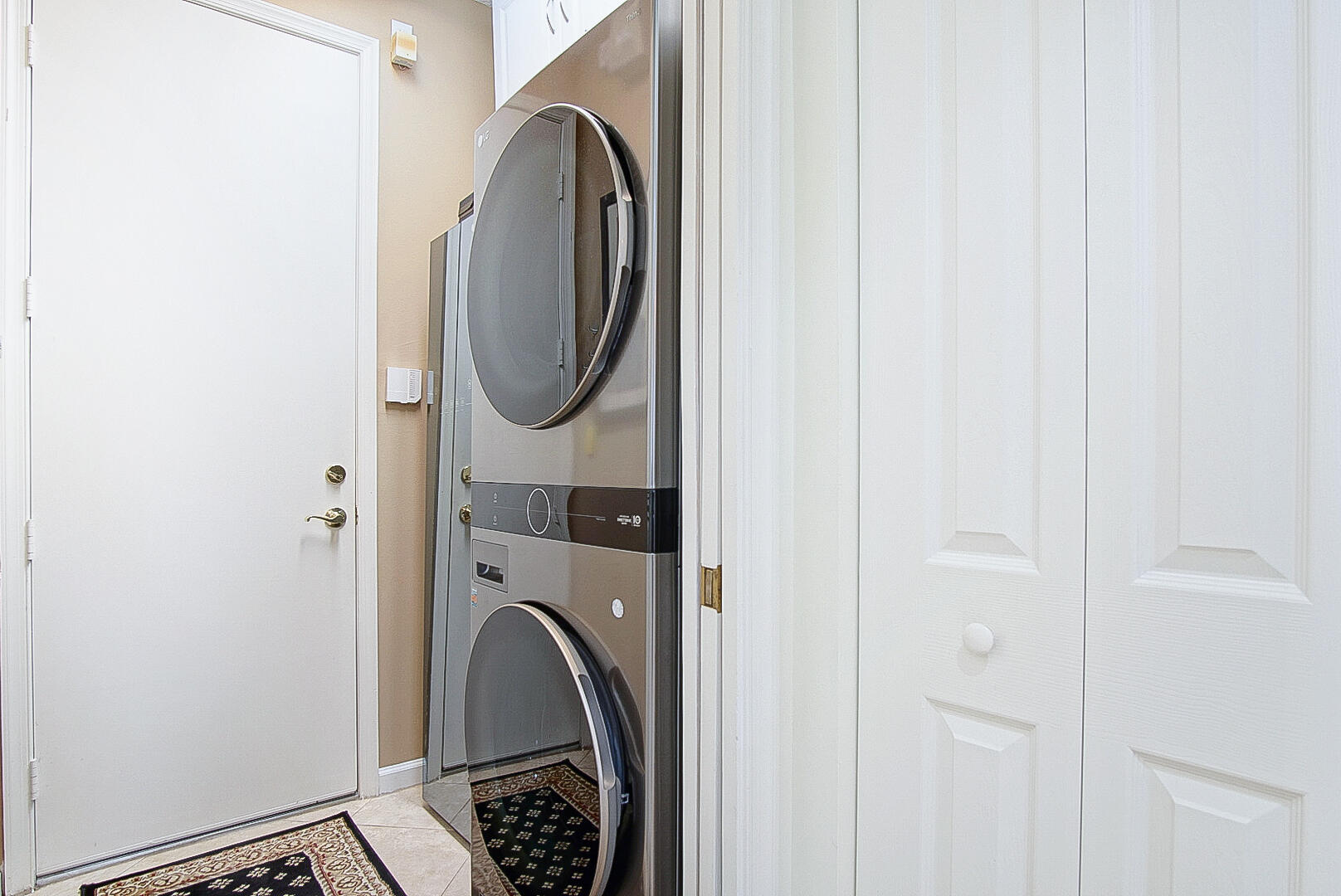 509 NW Blue Lake Drive