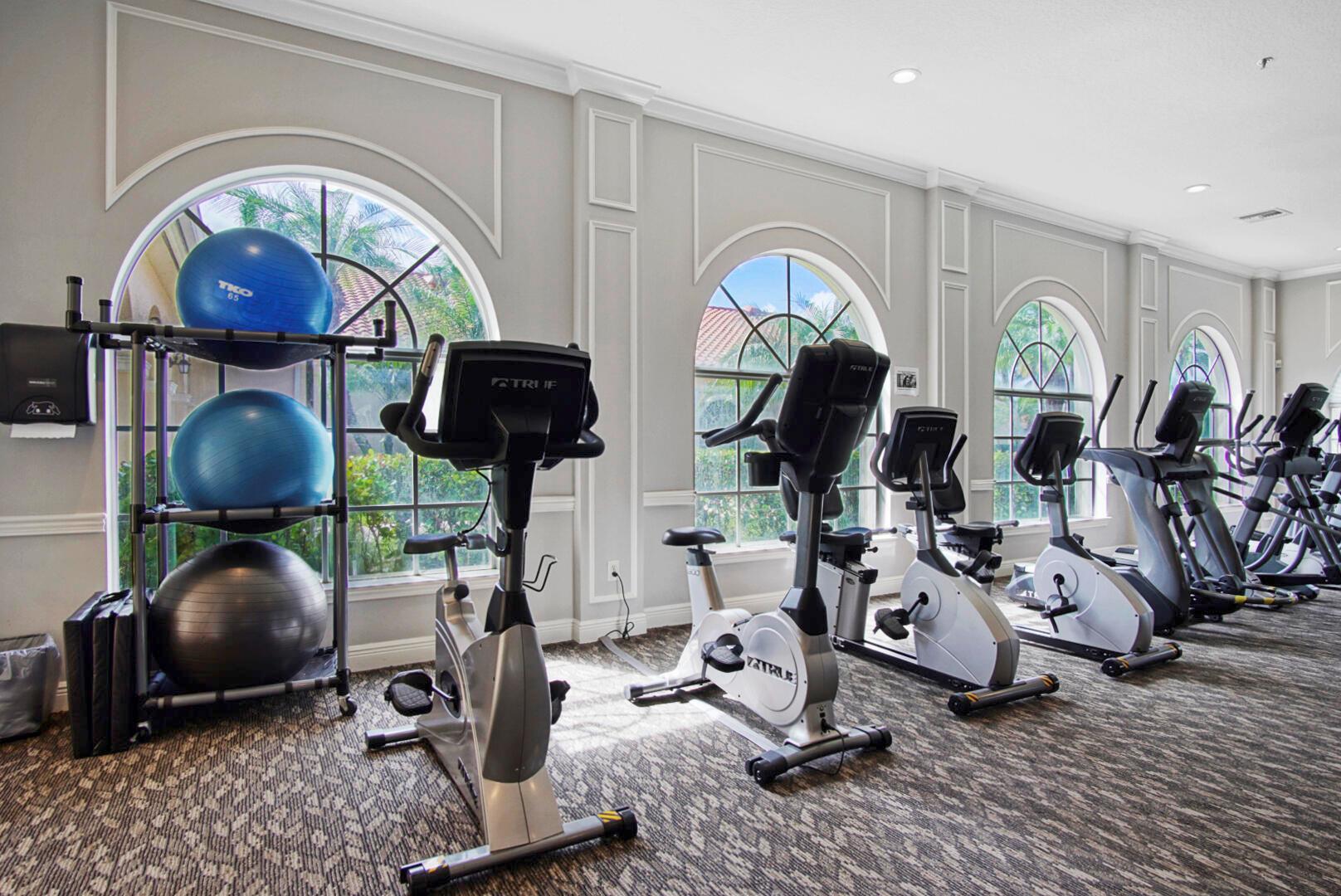 509 NW Blue Lake Drive