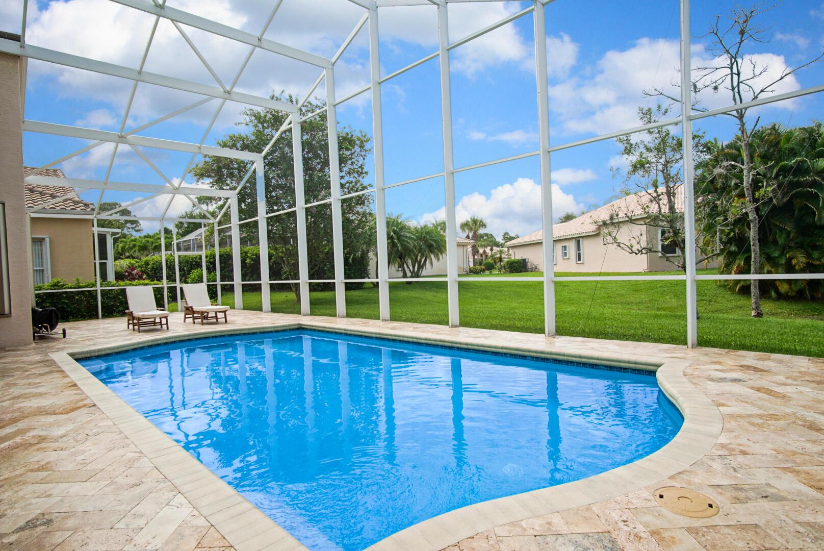 509 NW Blue Lake Drive