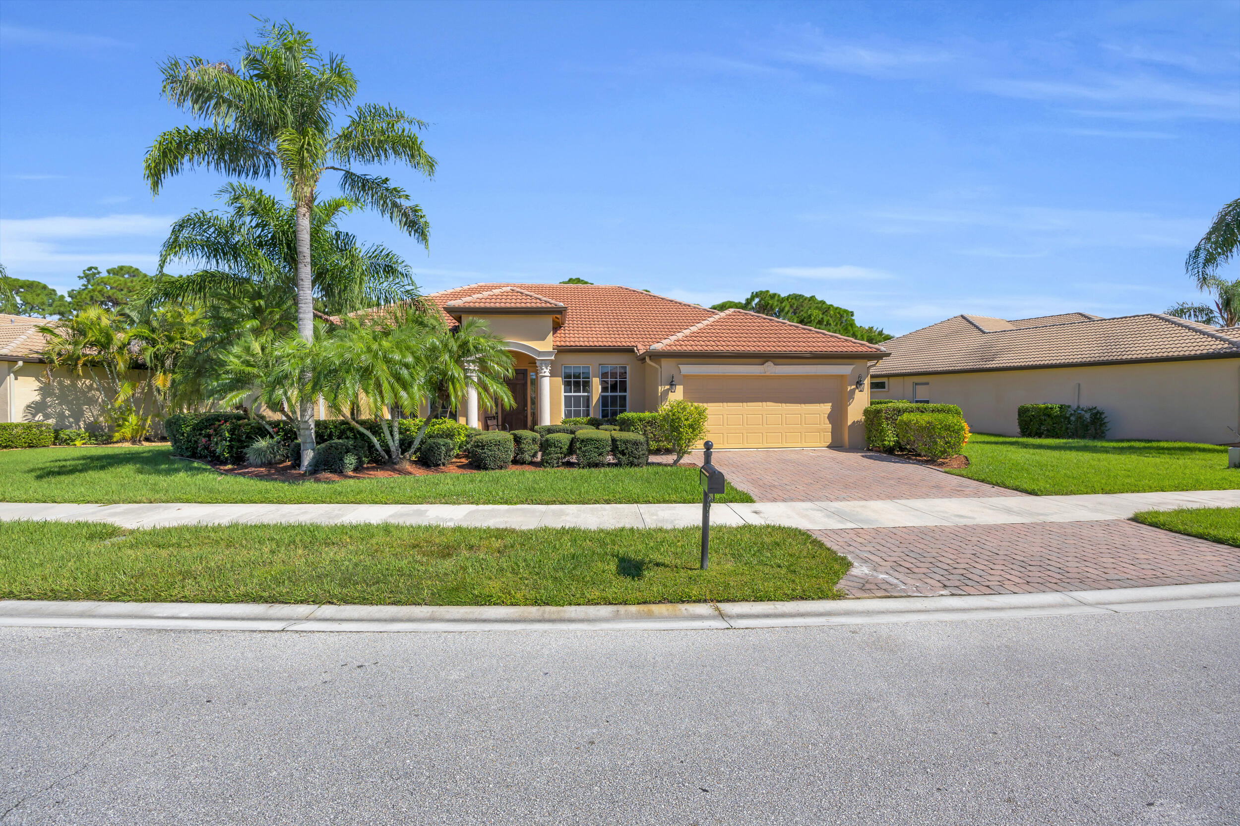 870 SW Grand Reserves Boulevard