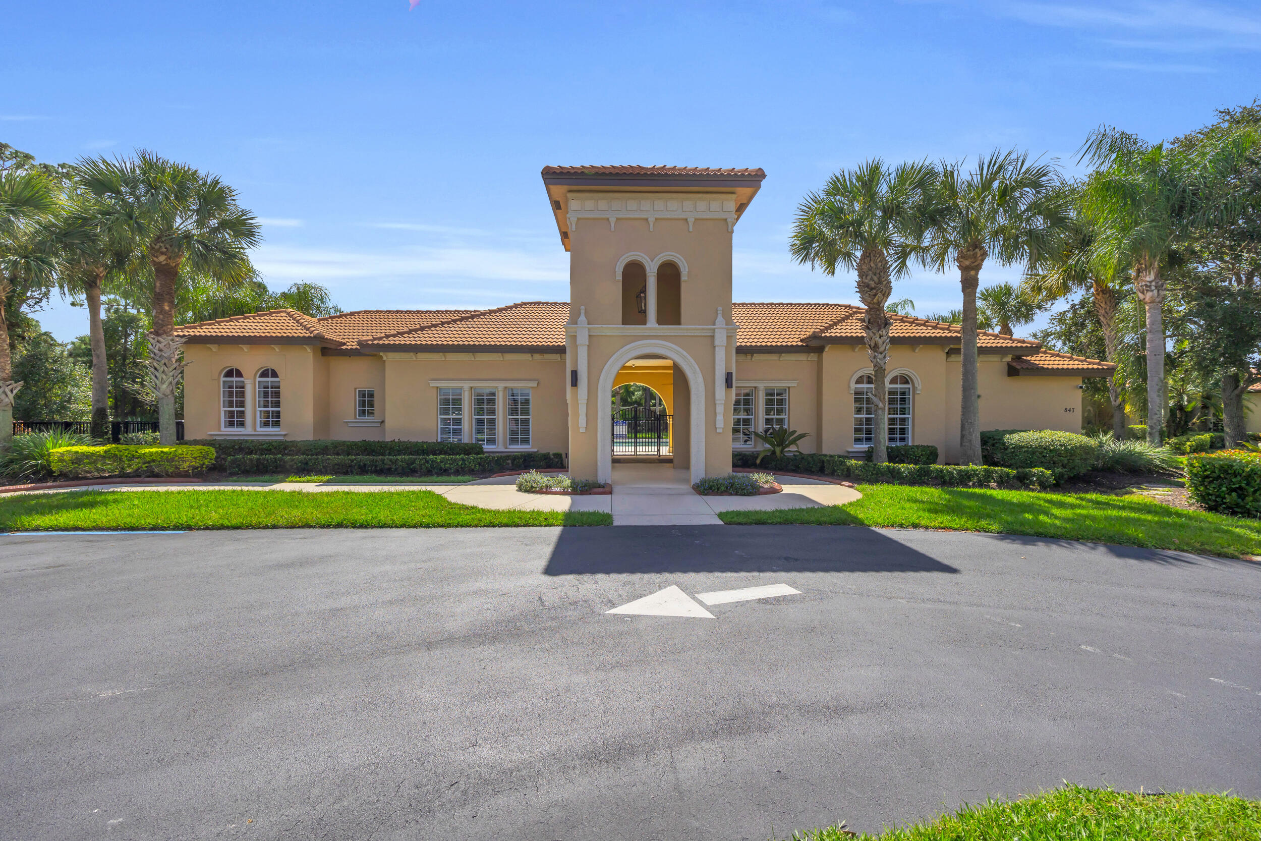 870 SW Grand Reserves Boulevard