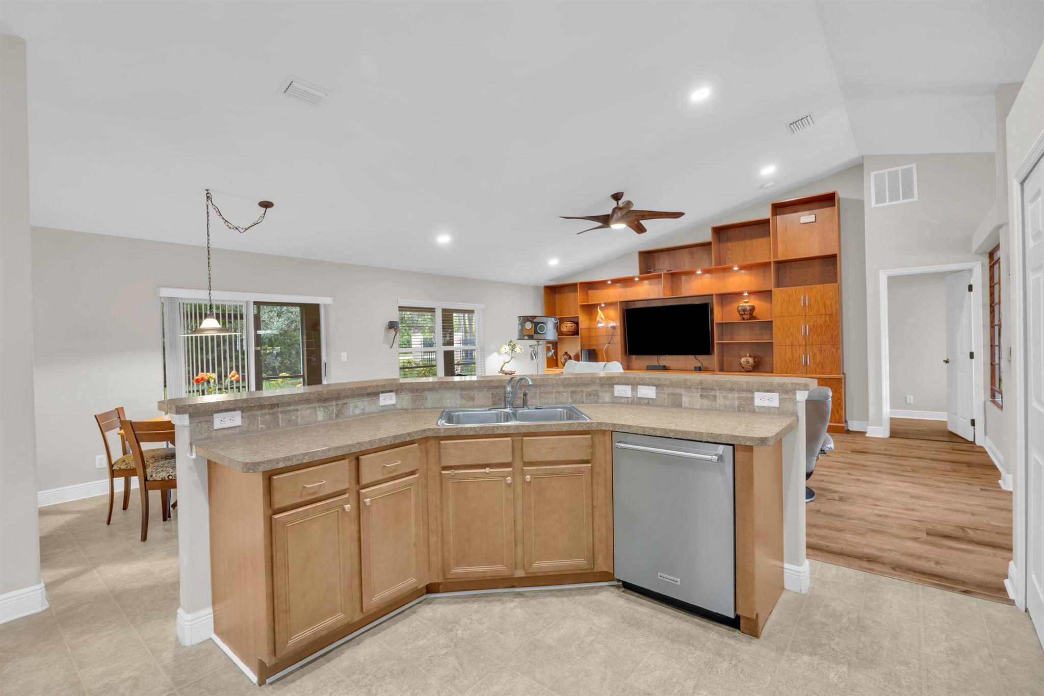 6116 NW Densaw Terrace