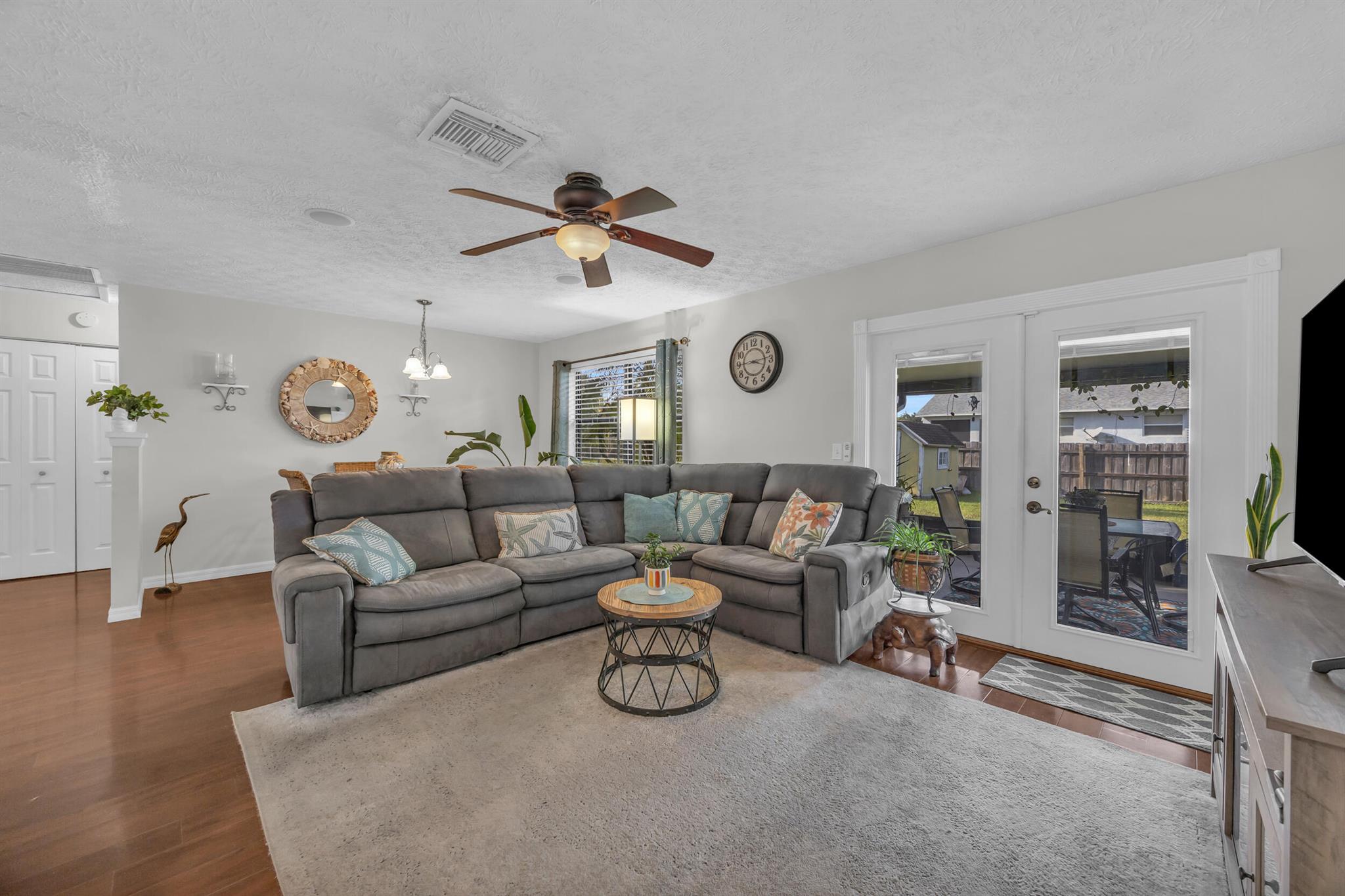 261 SW Chelsea Terrace