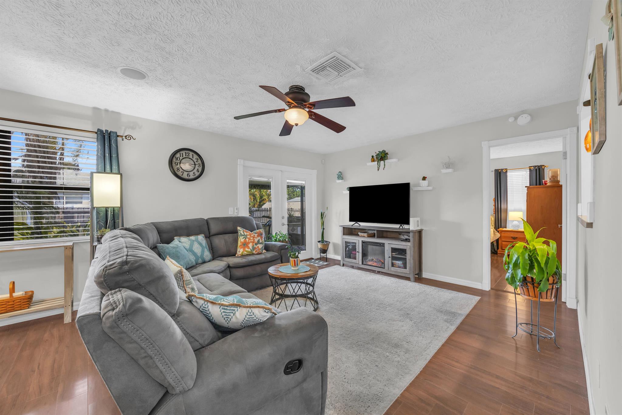 261 SW Chelsea Terrace