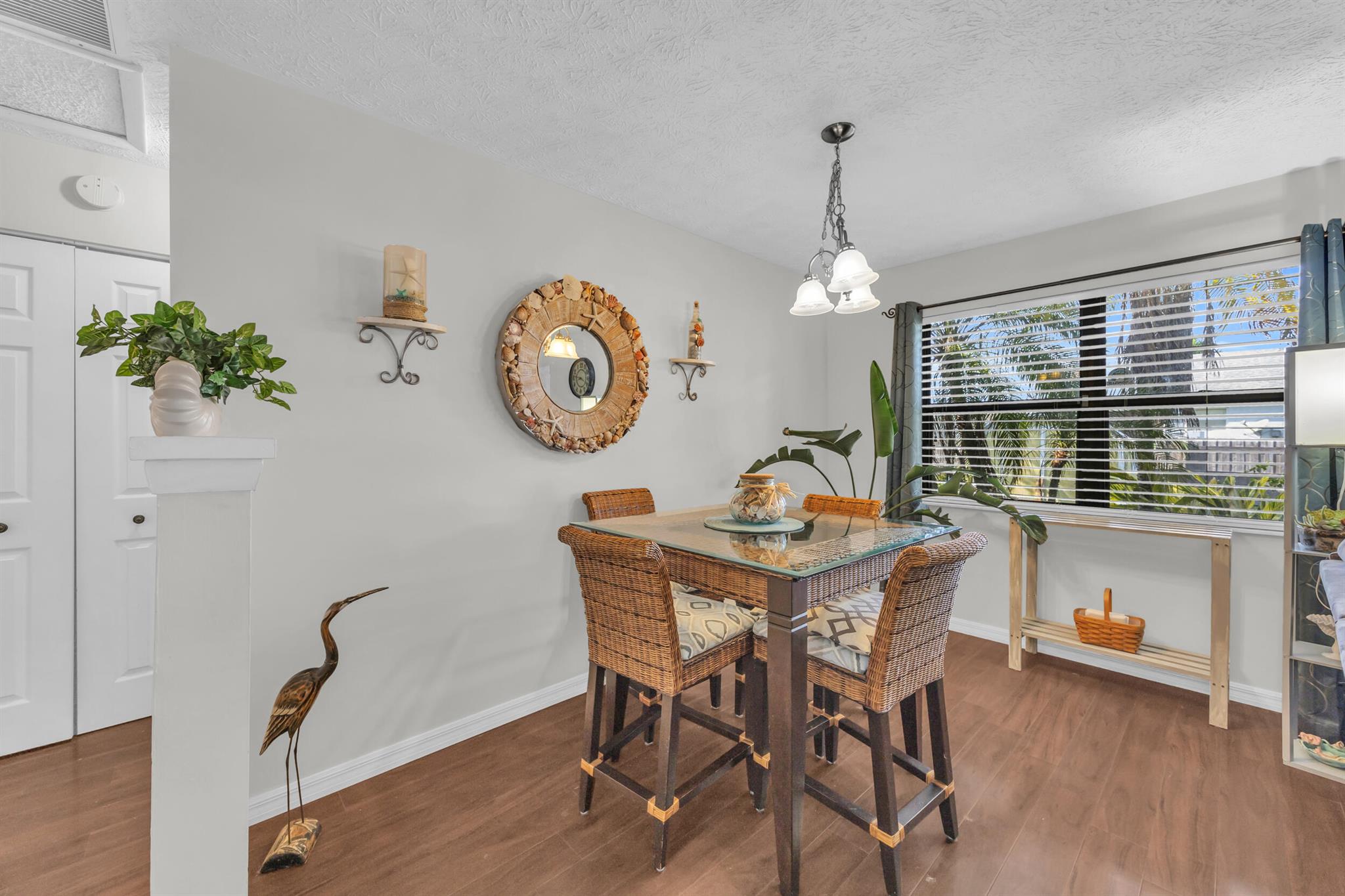 261 SW Chelsea Terrace