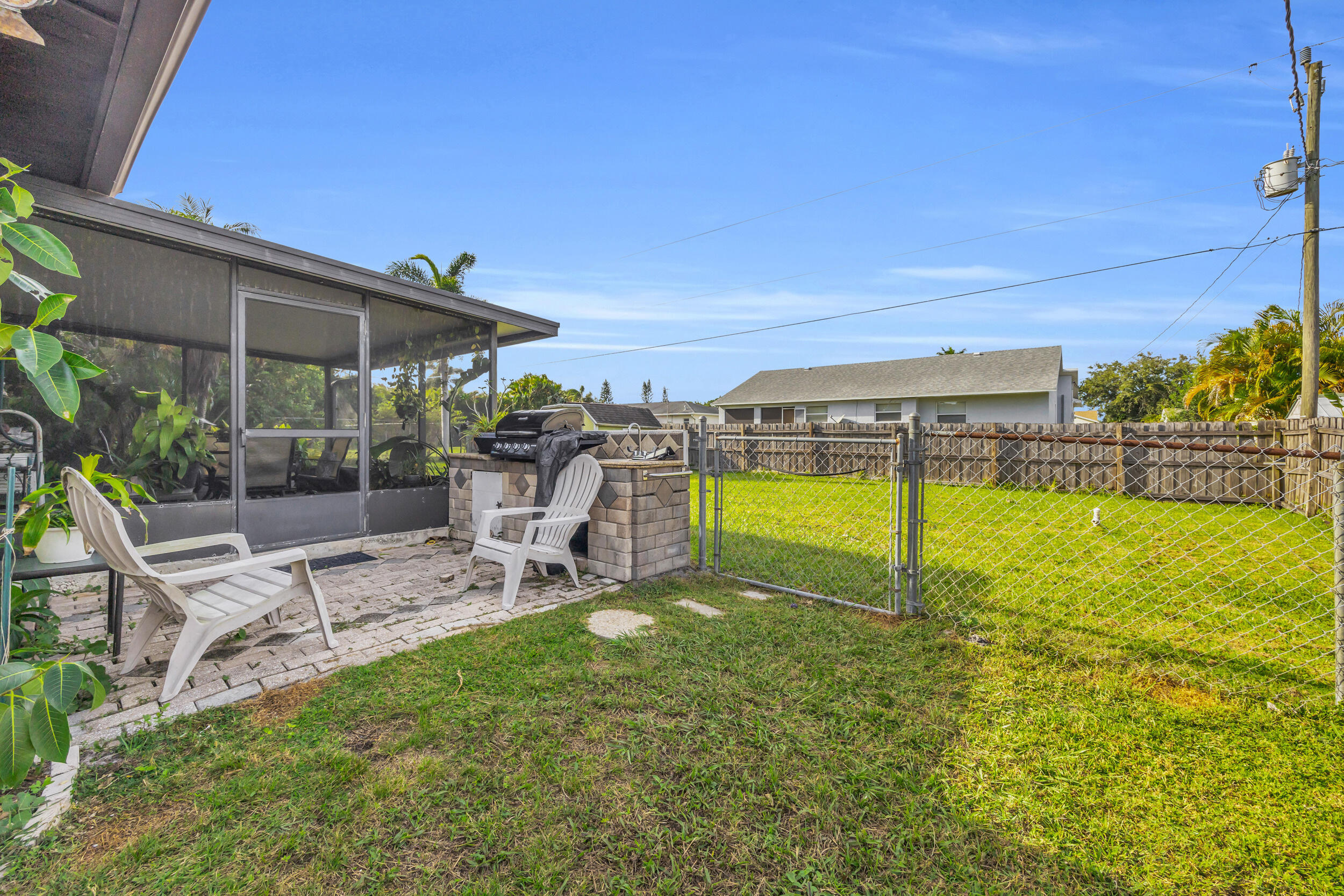 261 SW Chelsea Terrace