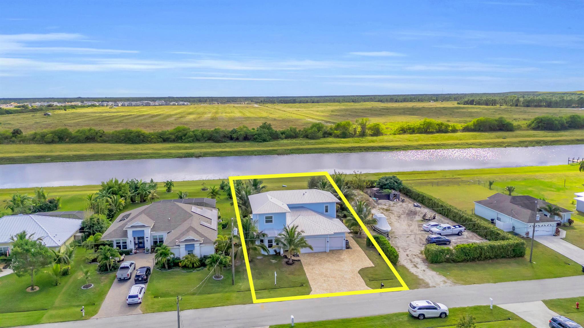 379 SW South Quick Circle