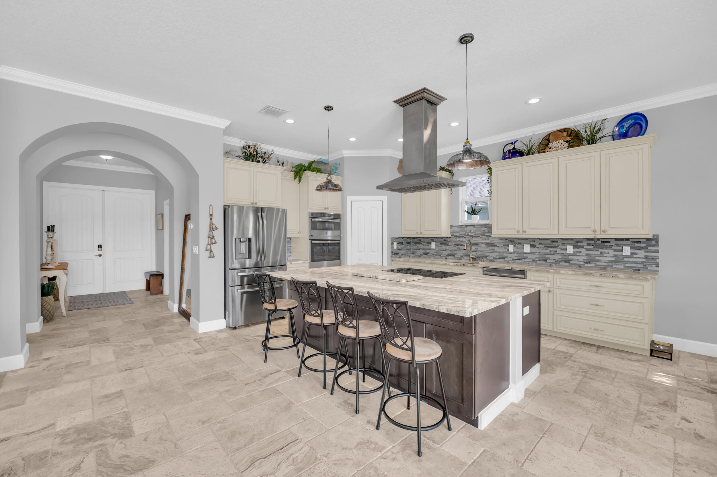 379 SW South Quick Circle