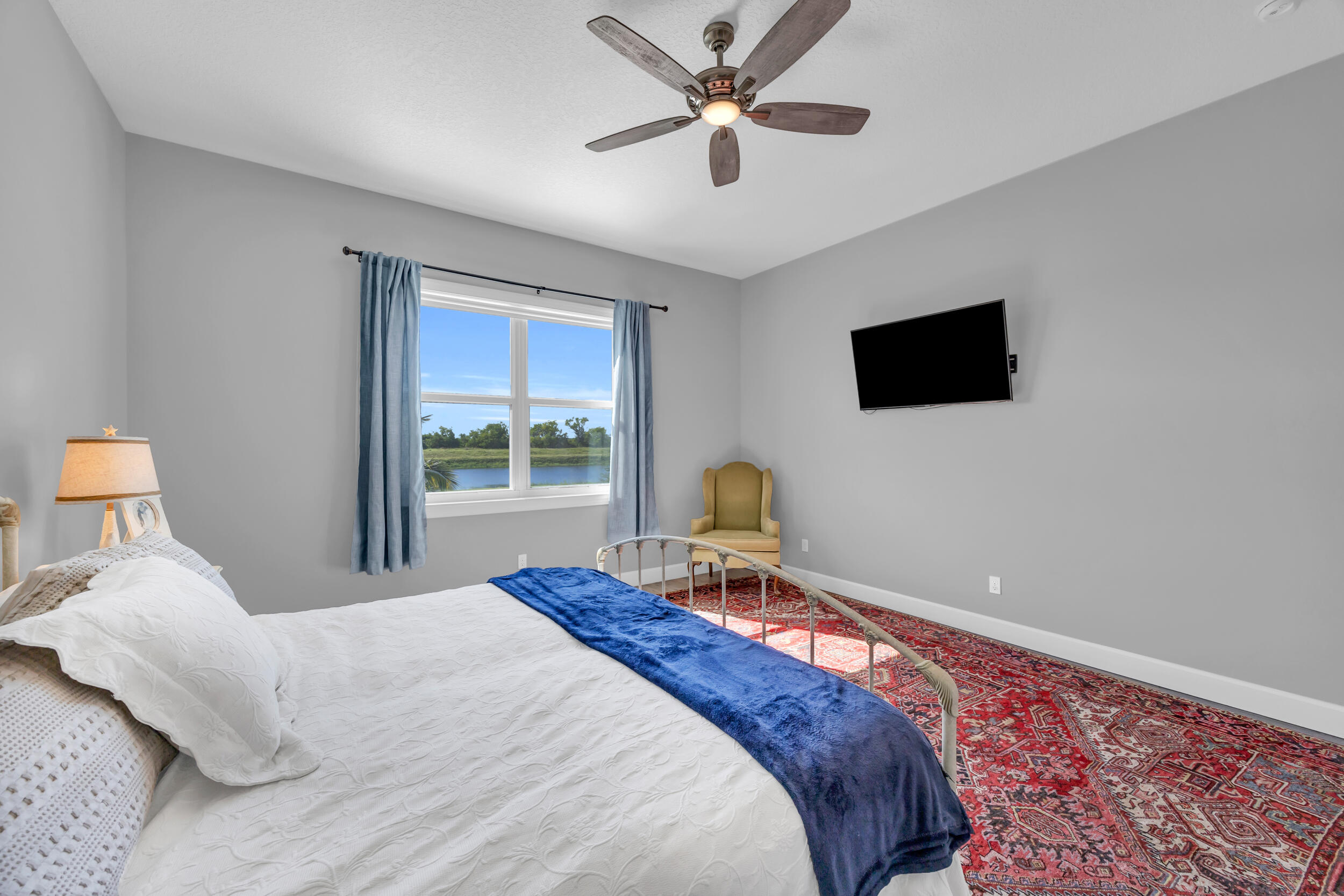 379 SW South Quick Circle