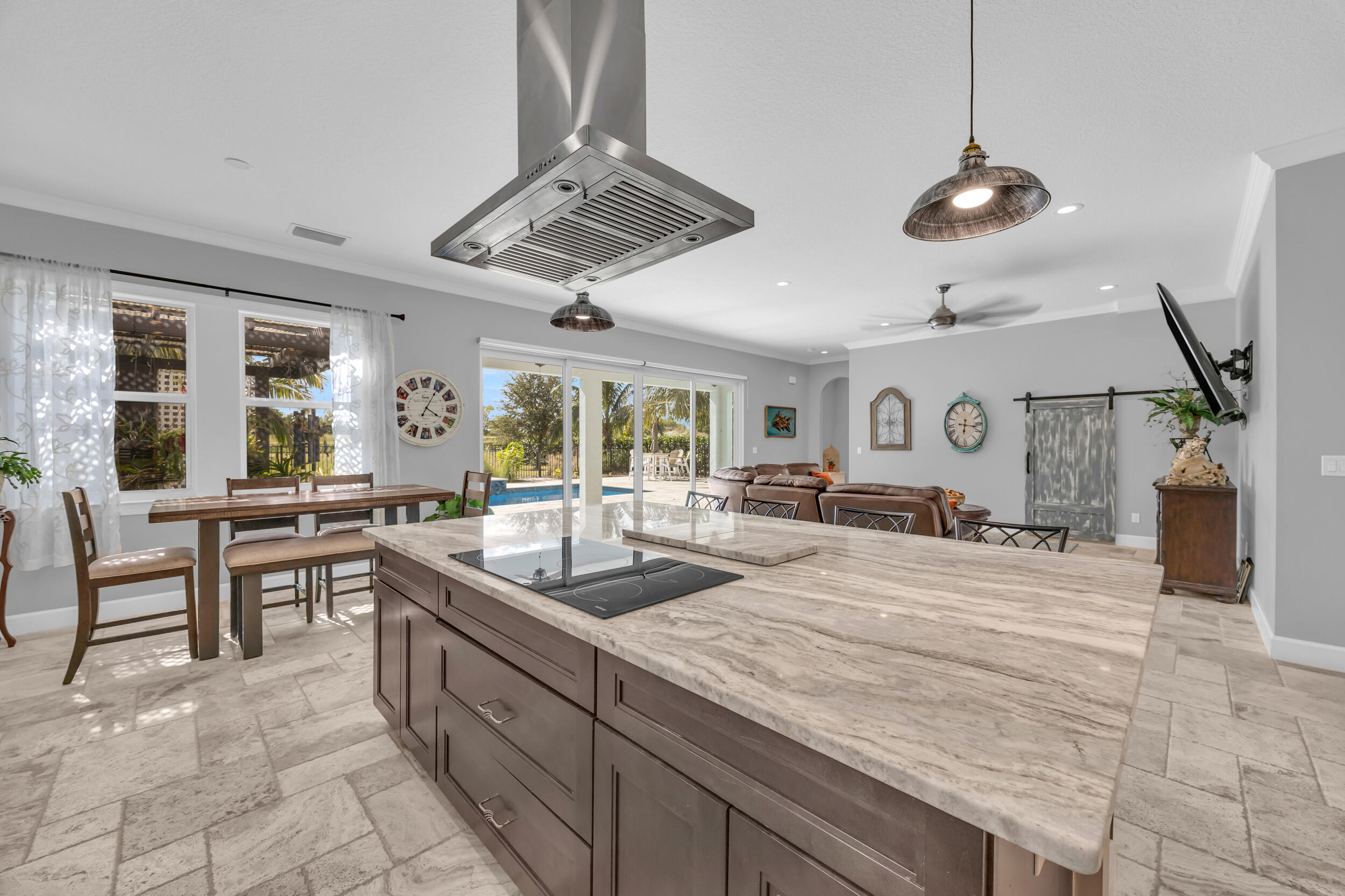 379 SW South Quick Circle