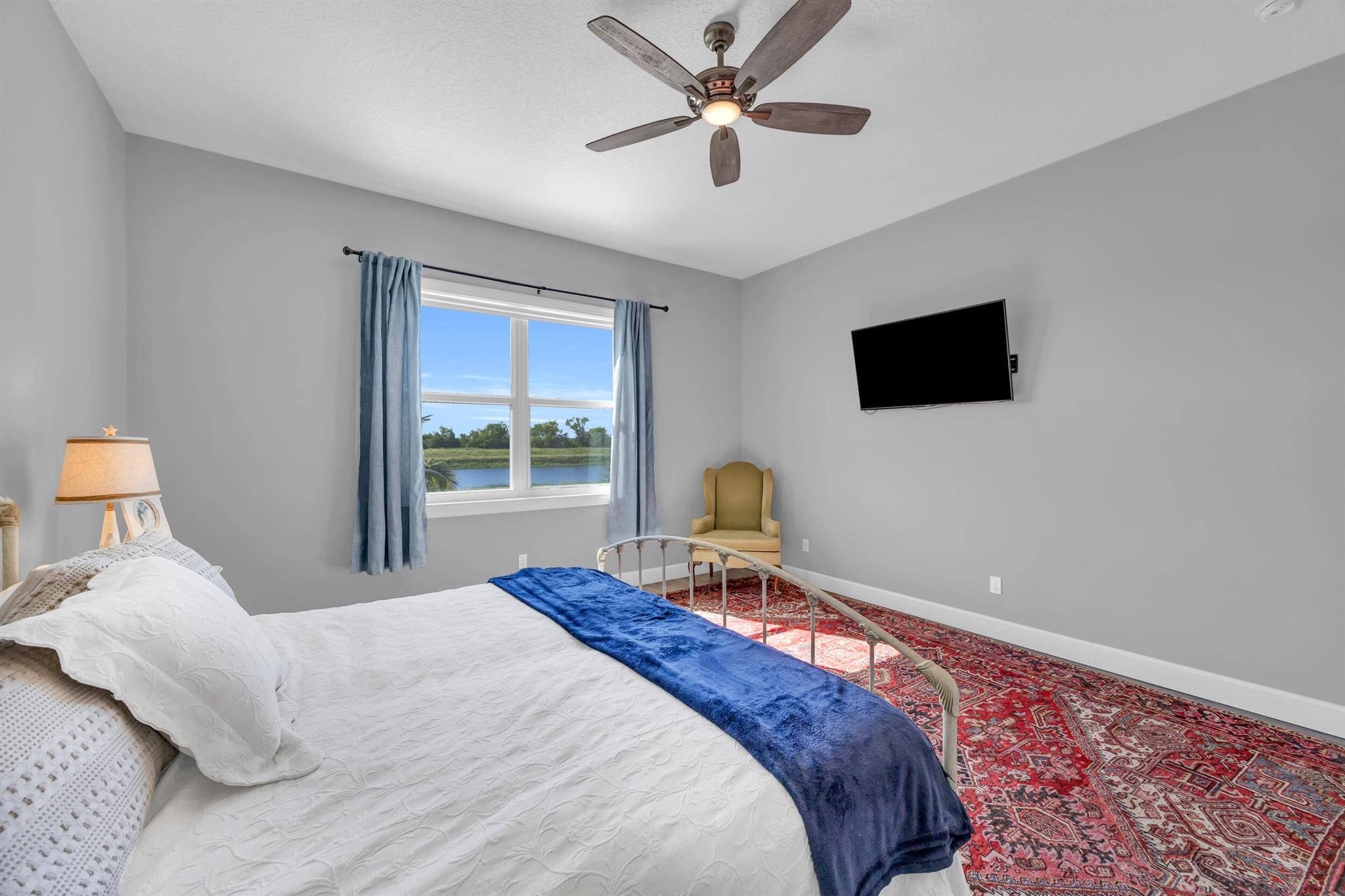 379 SW South Quick Circle