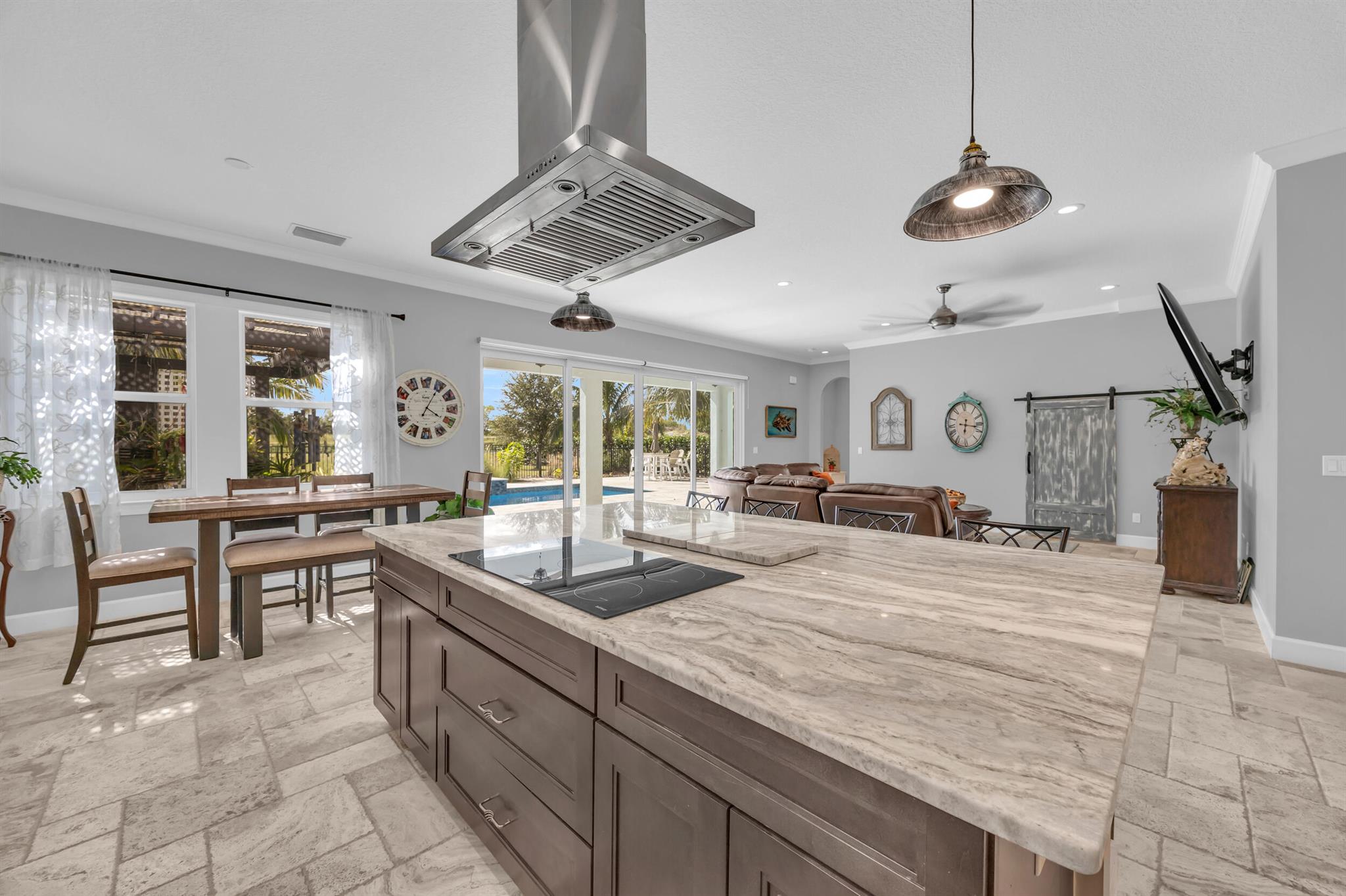 379 SW South Quick Circle