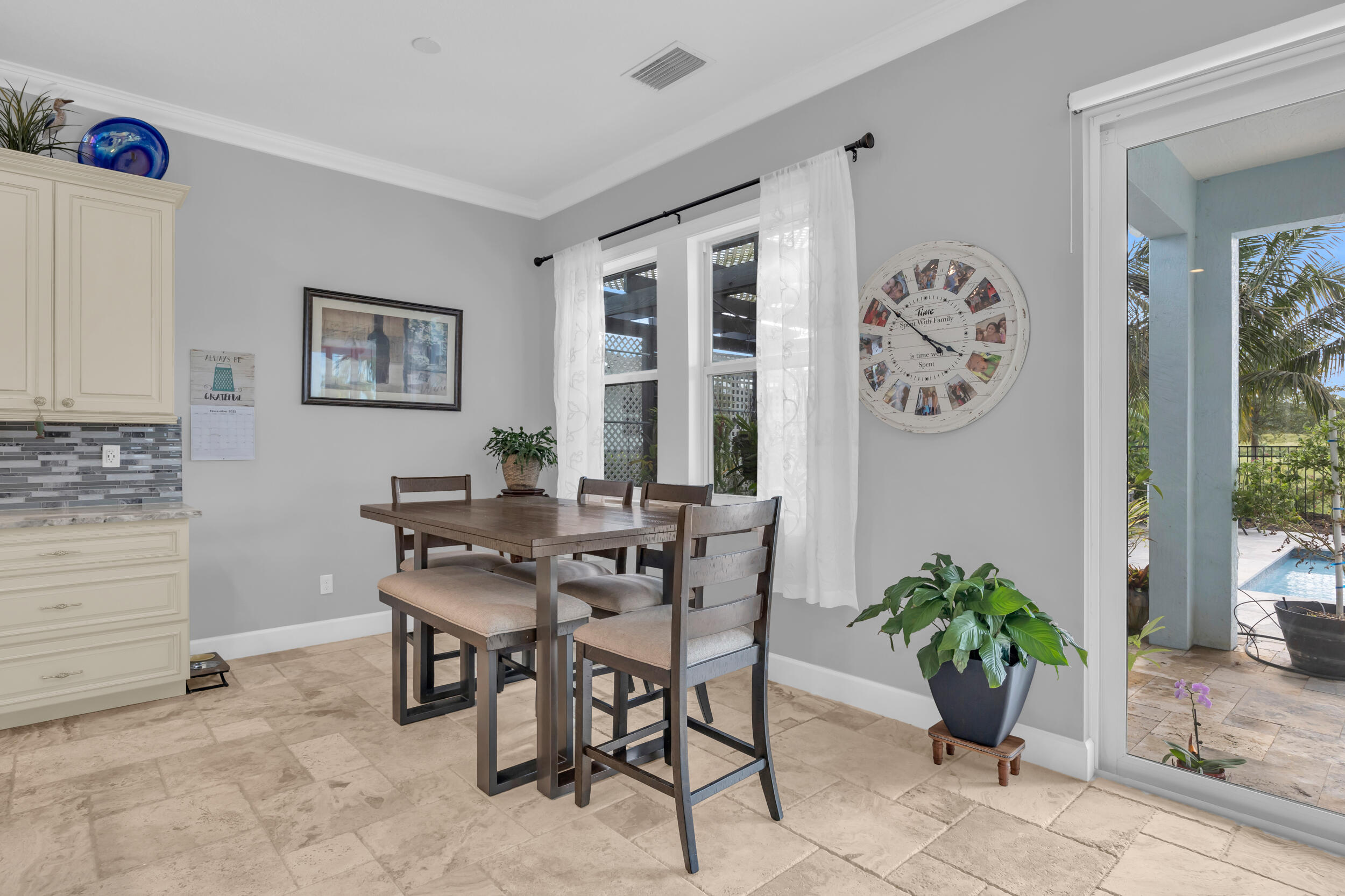 379 SW South Quick Circle